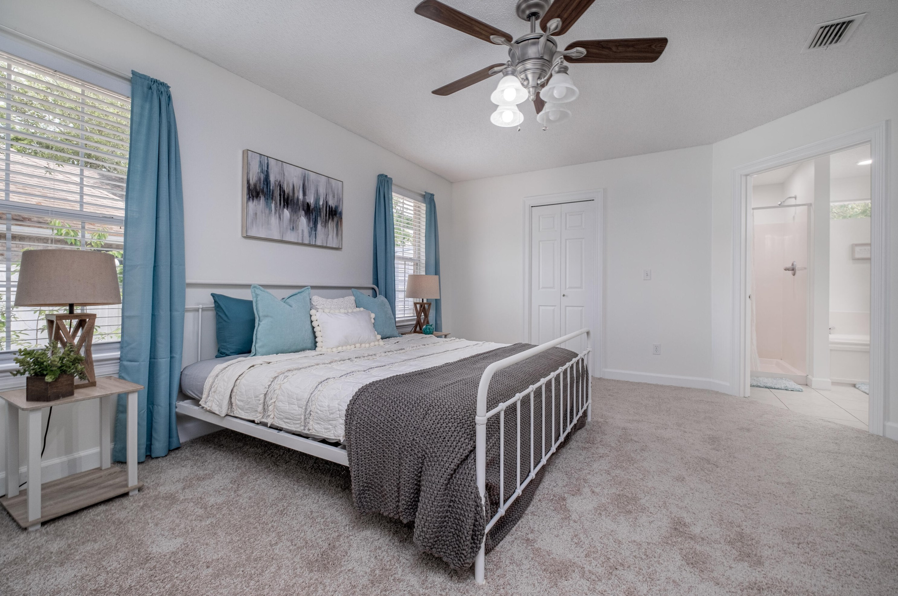 98 Point Comfort Rd, Mary Esther FL  32569-2096 exterior