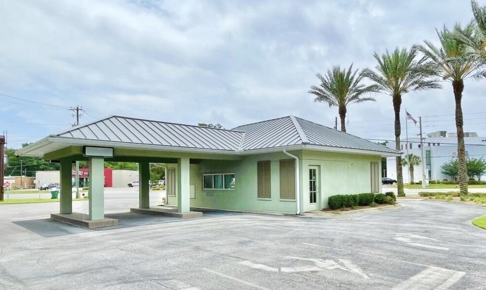 700 E John Sims Parkway E, Niceville, FL 32578