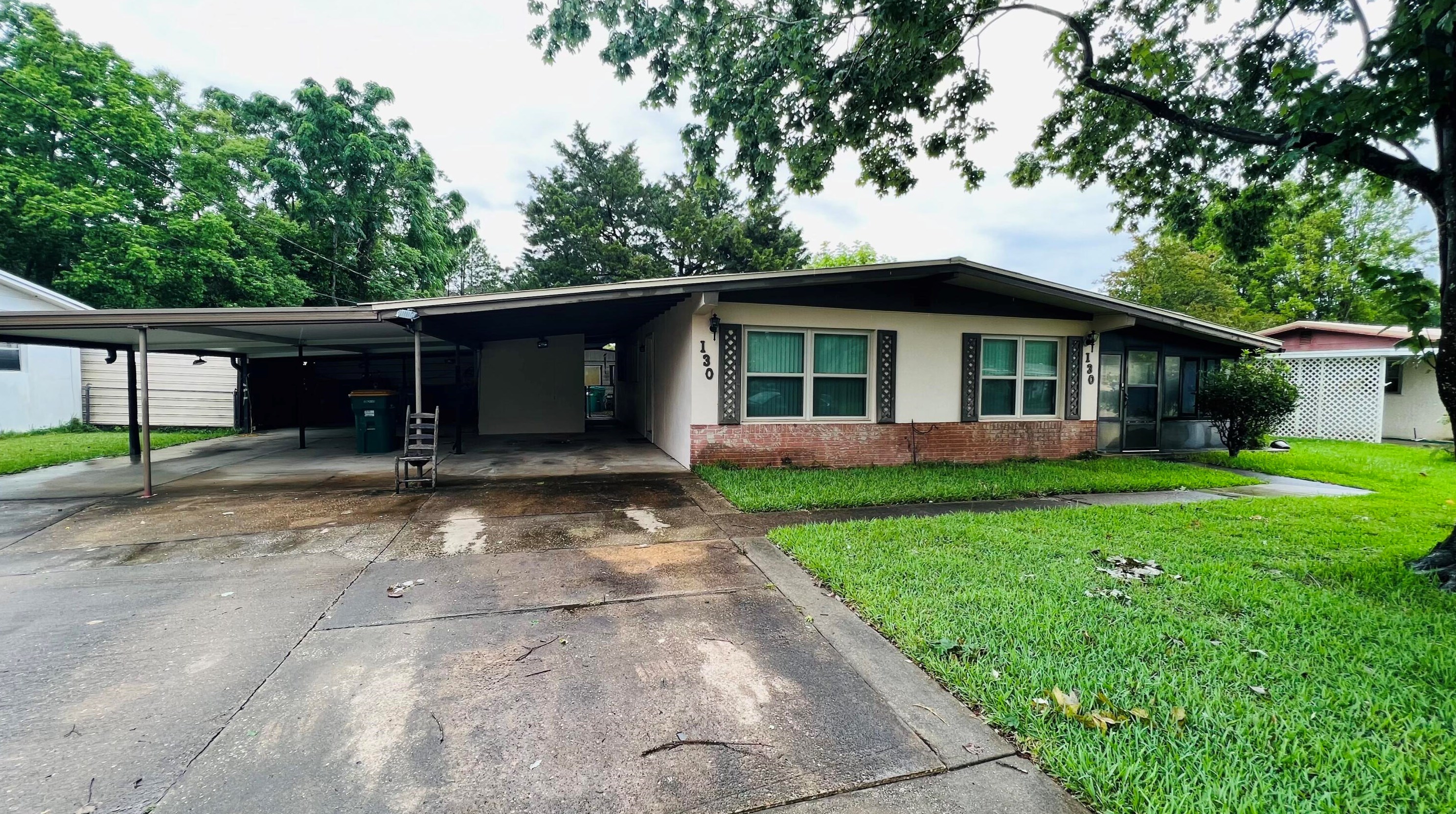 130 Lorraine Dr, Mary Esther, FL 32569-1854