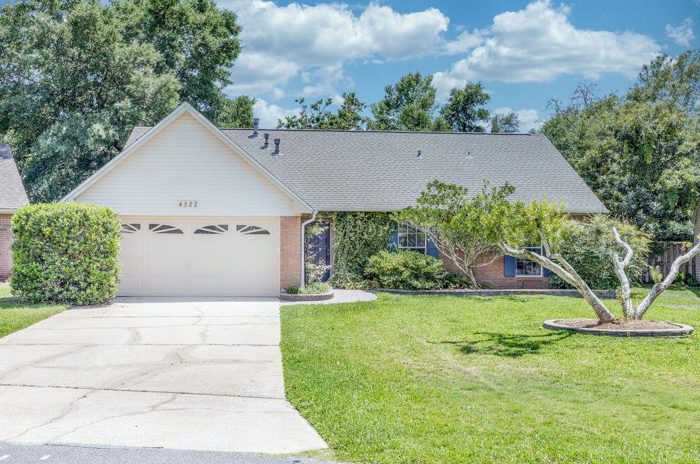 4522 Parkwood Ln, Niceville, FL 32578-8750