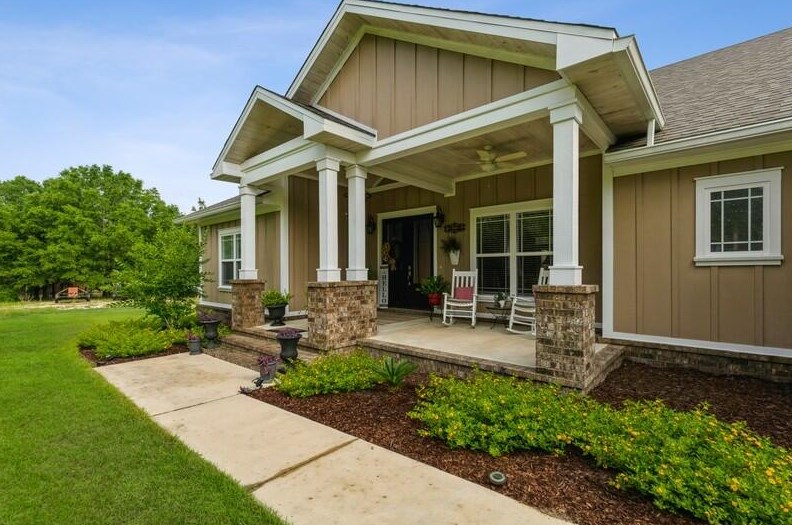 2431 Lake Silver Rd, Crestview, FL 32536-9305