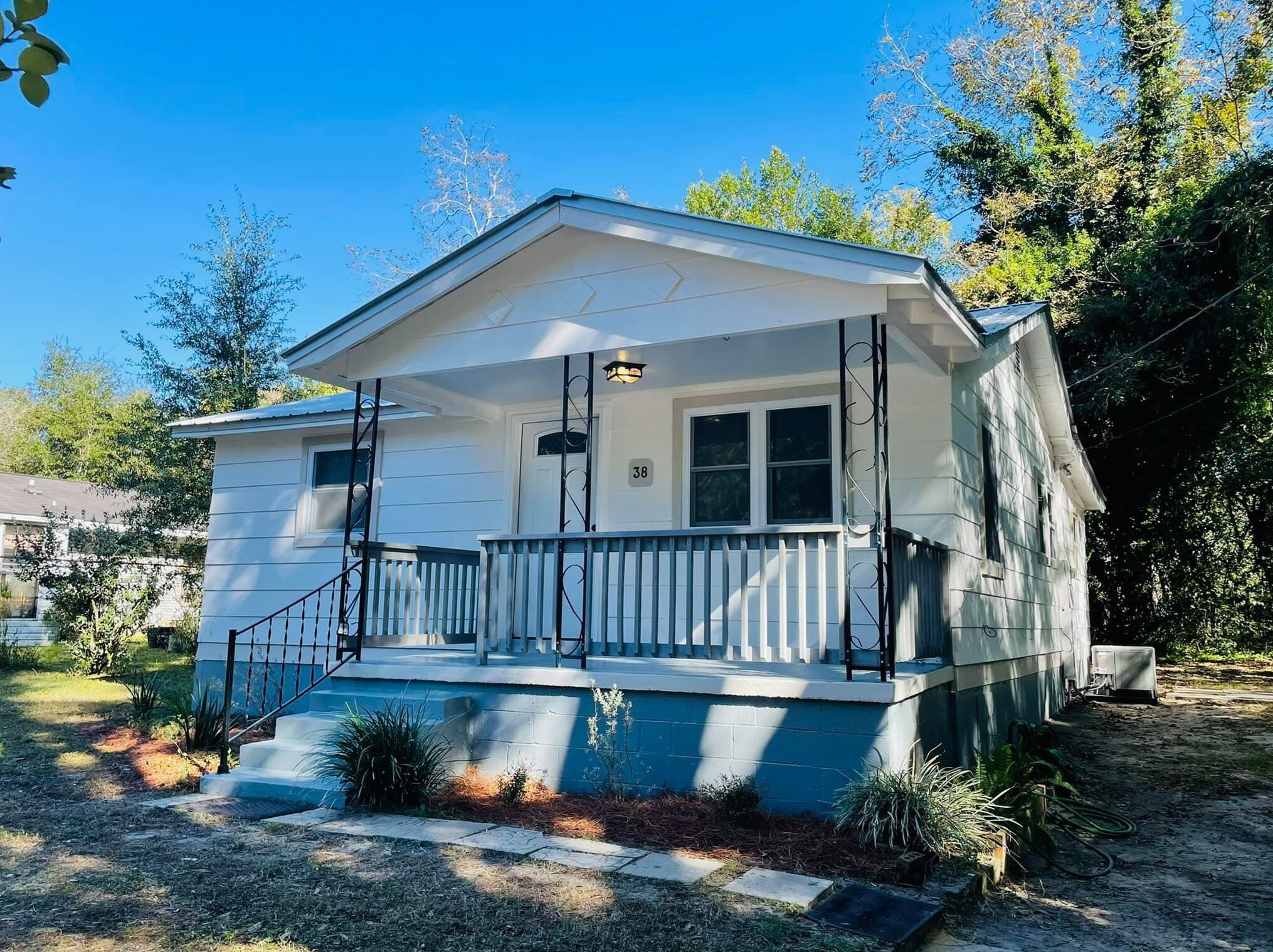 38 Lincoln Ave, Defuniak Springs, FL 32435