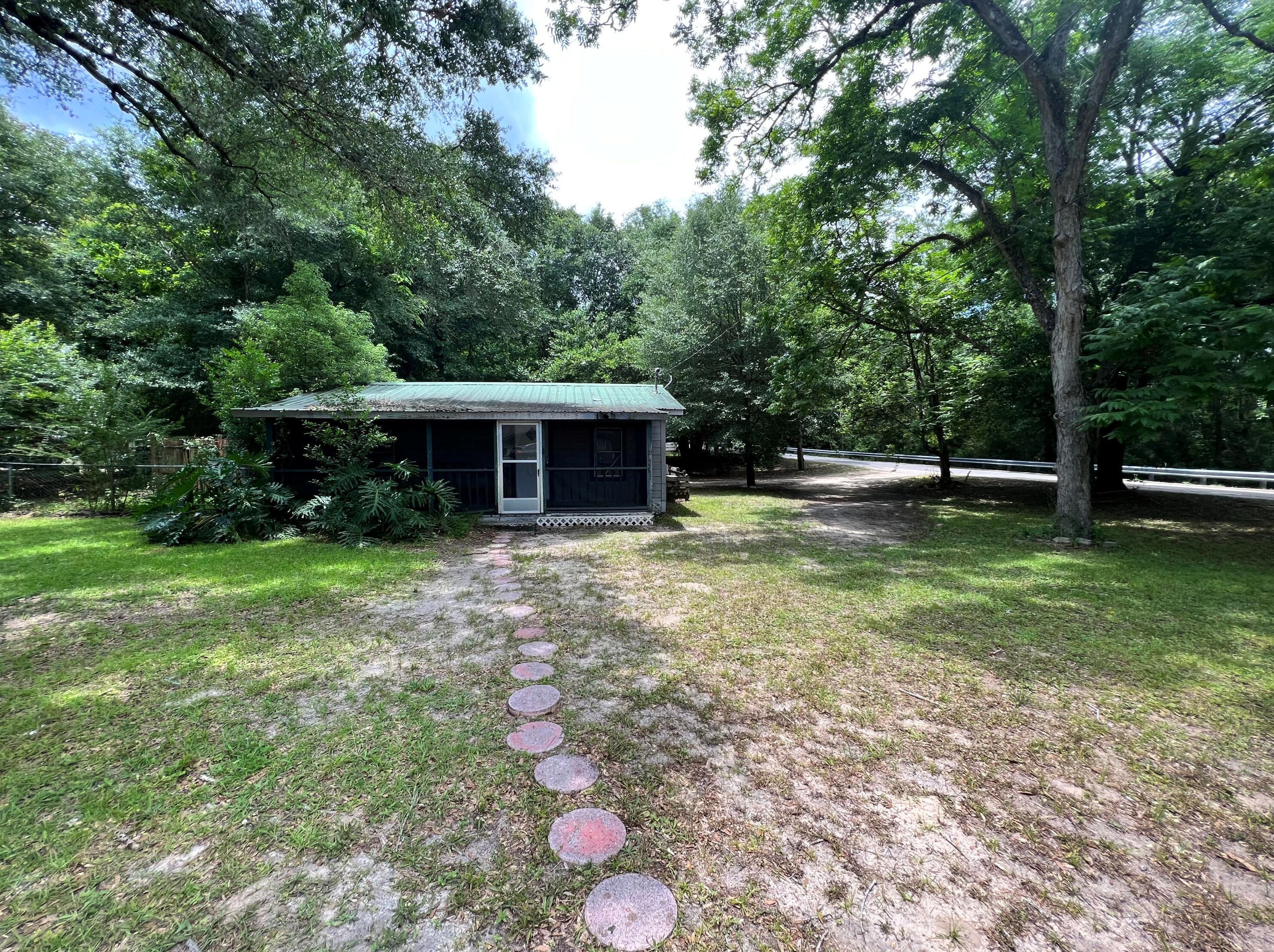 265 N 6th Street N, Defuniak Springs, FL 32433