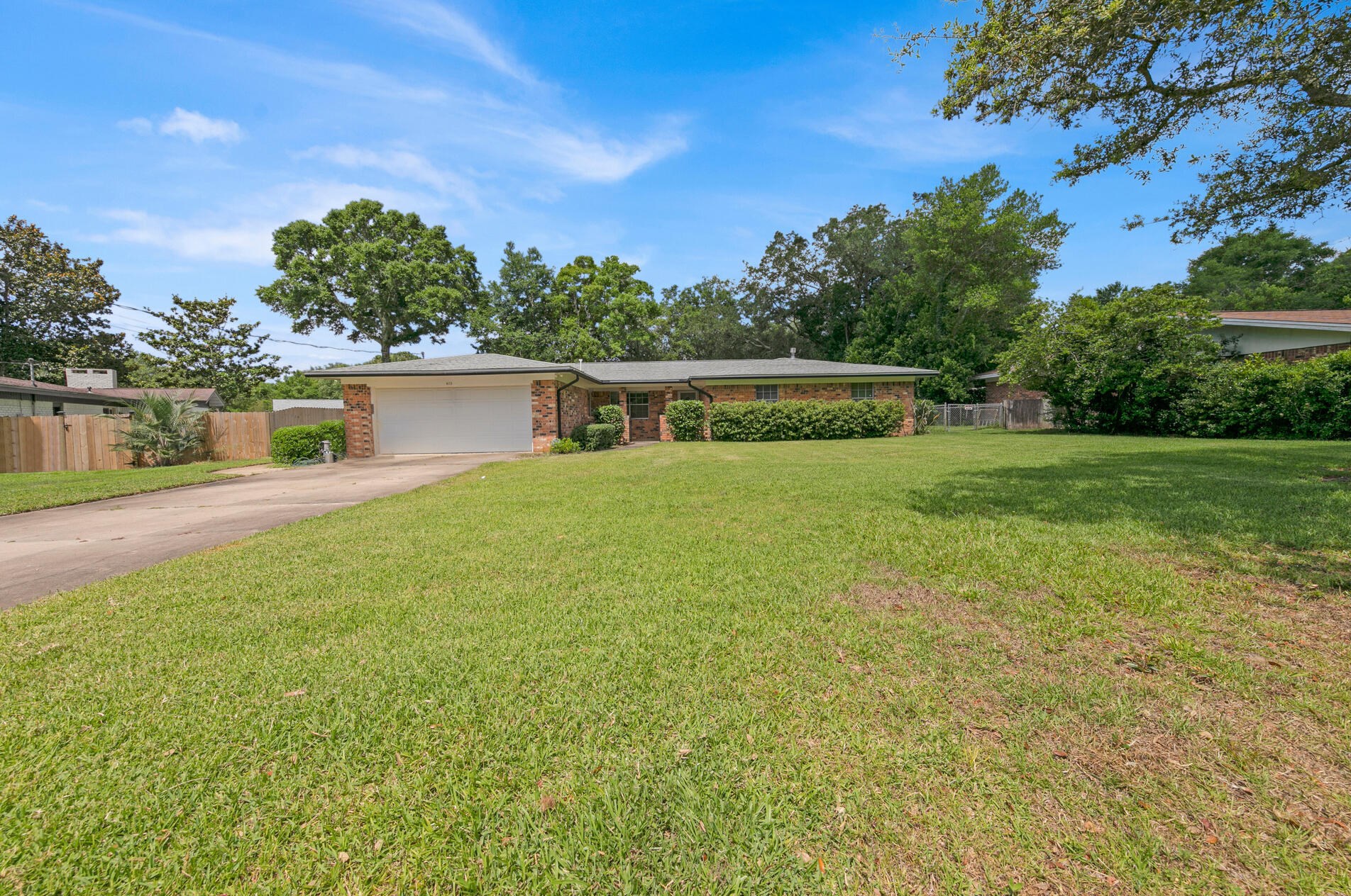 613 Powell Dr, Fort Walton Beach, FL 32547-1714