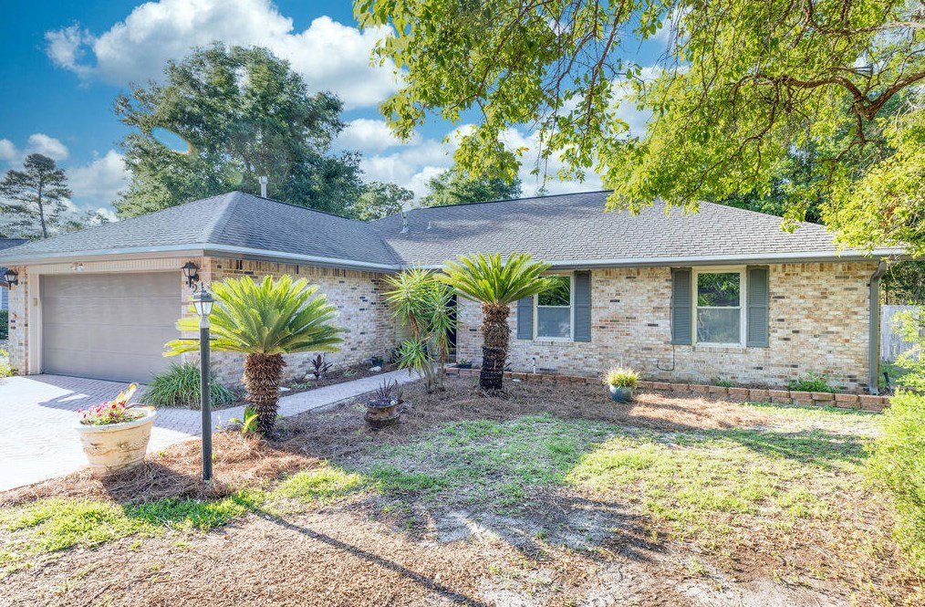 126 Meadow Woods Ln, Niceville, FL 32578-3912