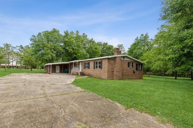 2424 Lake Silver Rd, Crestview, FL 32536