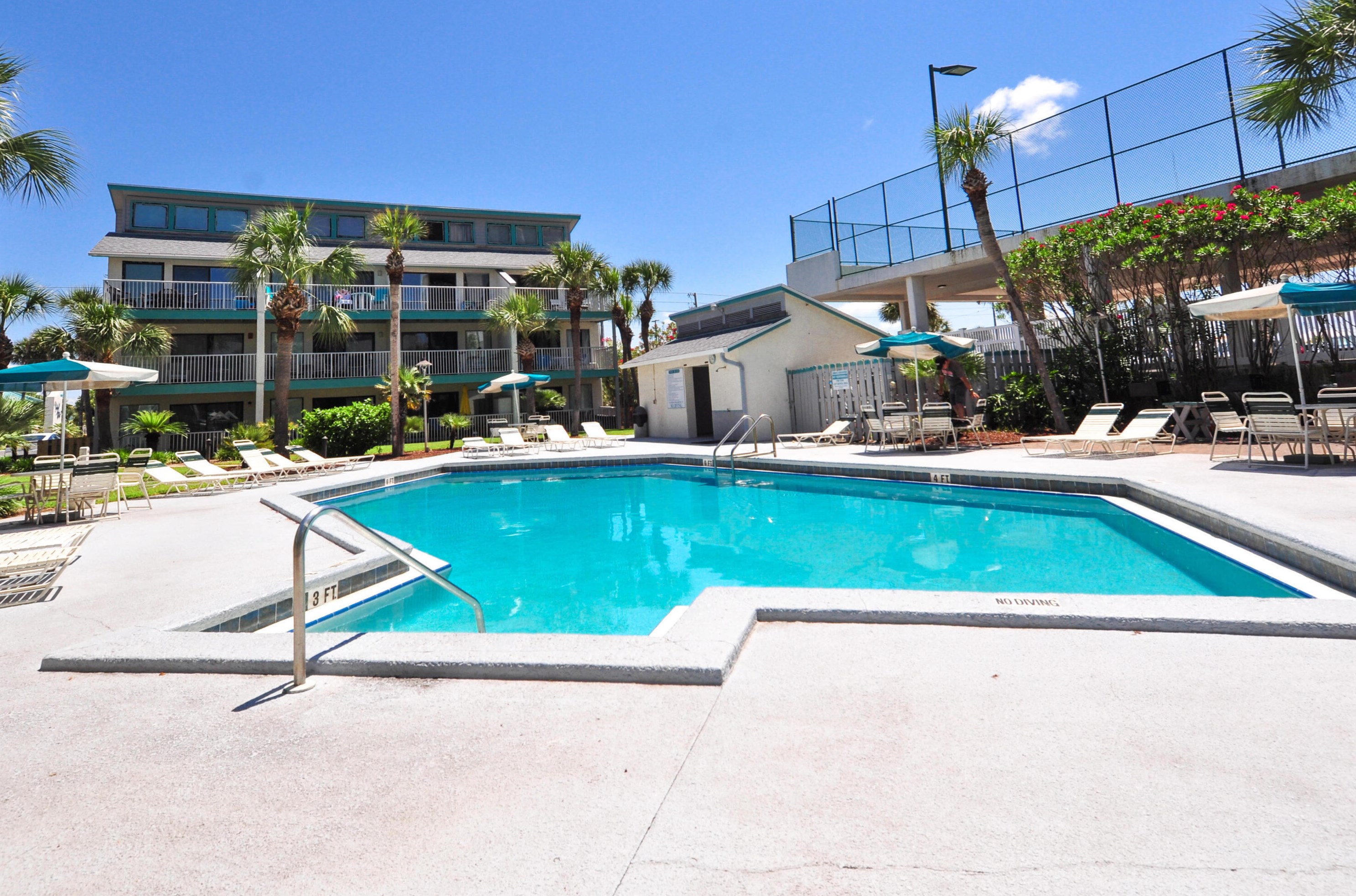 6205 Thomas Dr, Panama City FL 32408-5619 exterior