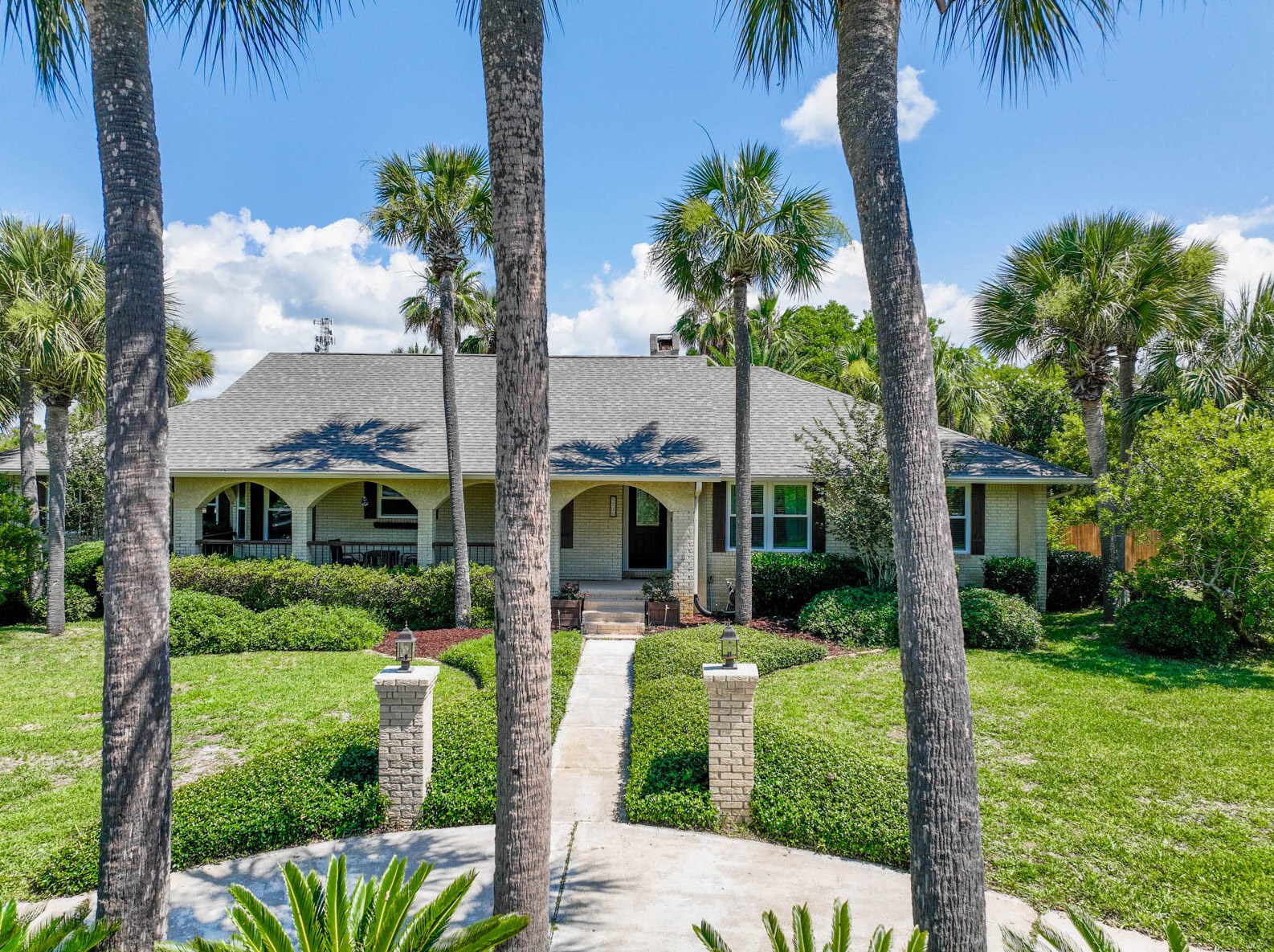230 Wynnehaven Beach Rd, Mary Esther, FL 32569-2748