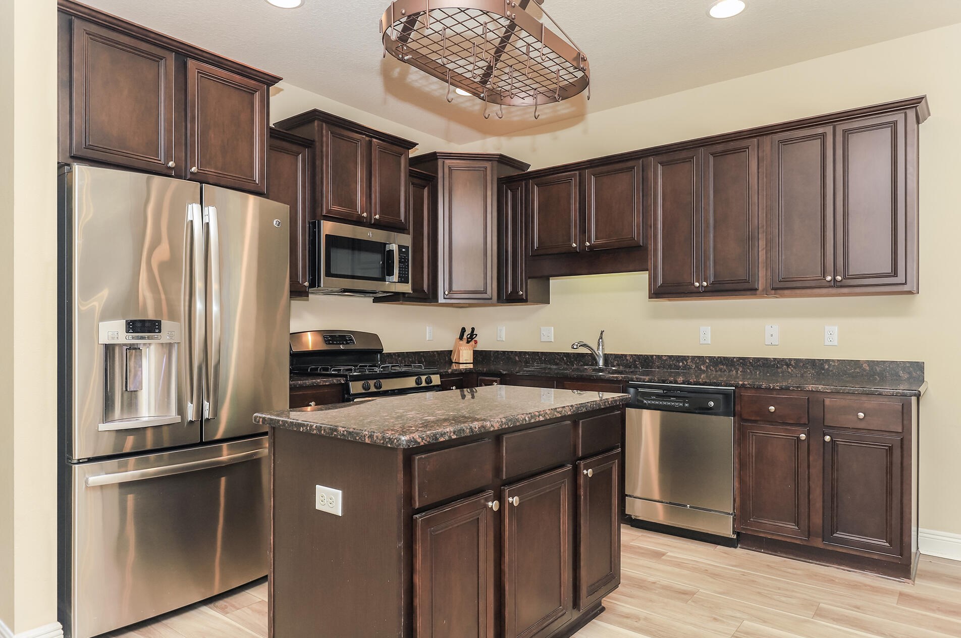 41 Dickens Dr, Freeport, FL 32439