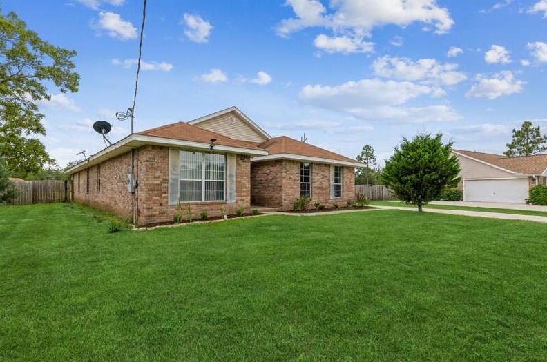 5319 Ten Point Dr, Crestview, FL 32539-7828