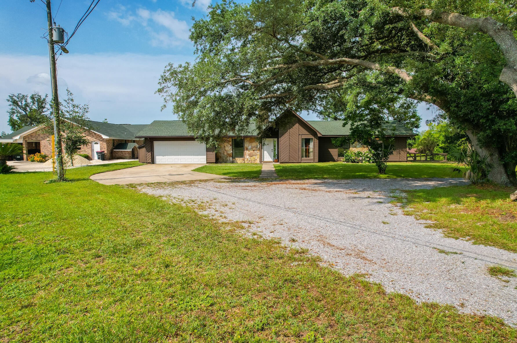 3940 Deerpoint Lake Dr, Panama City, FL 32409-2111