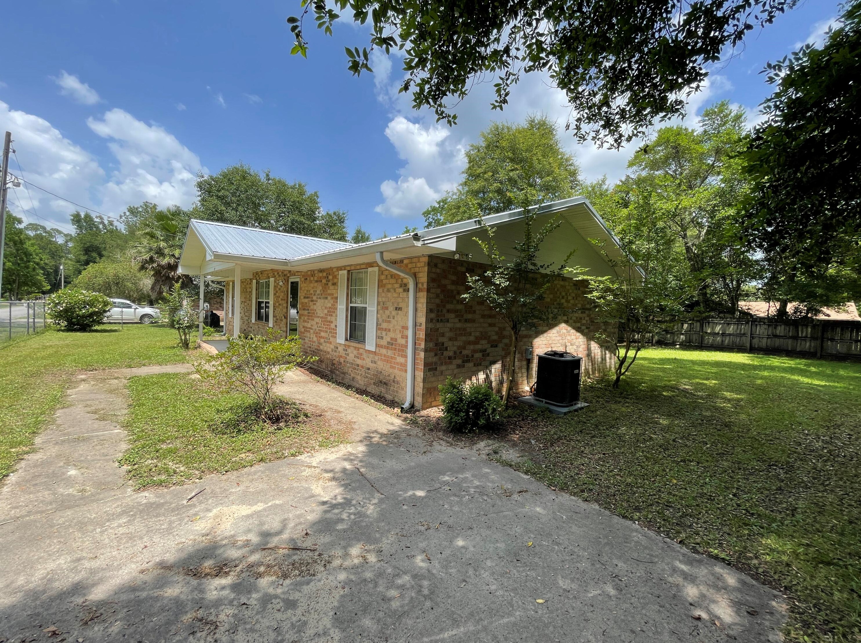 152 Nowling Dr, Defuniak Springs, FL 32433