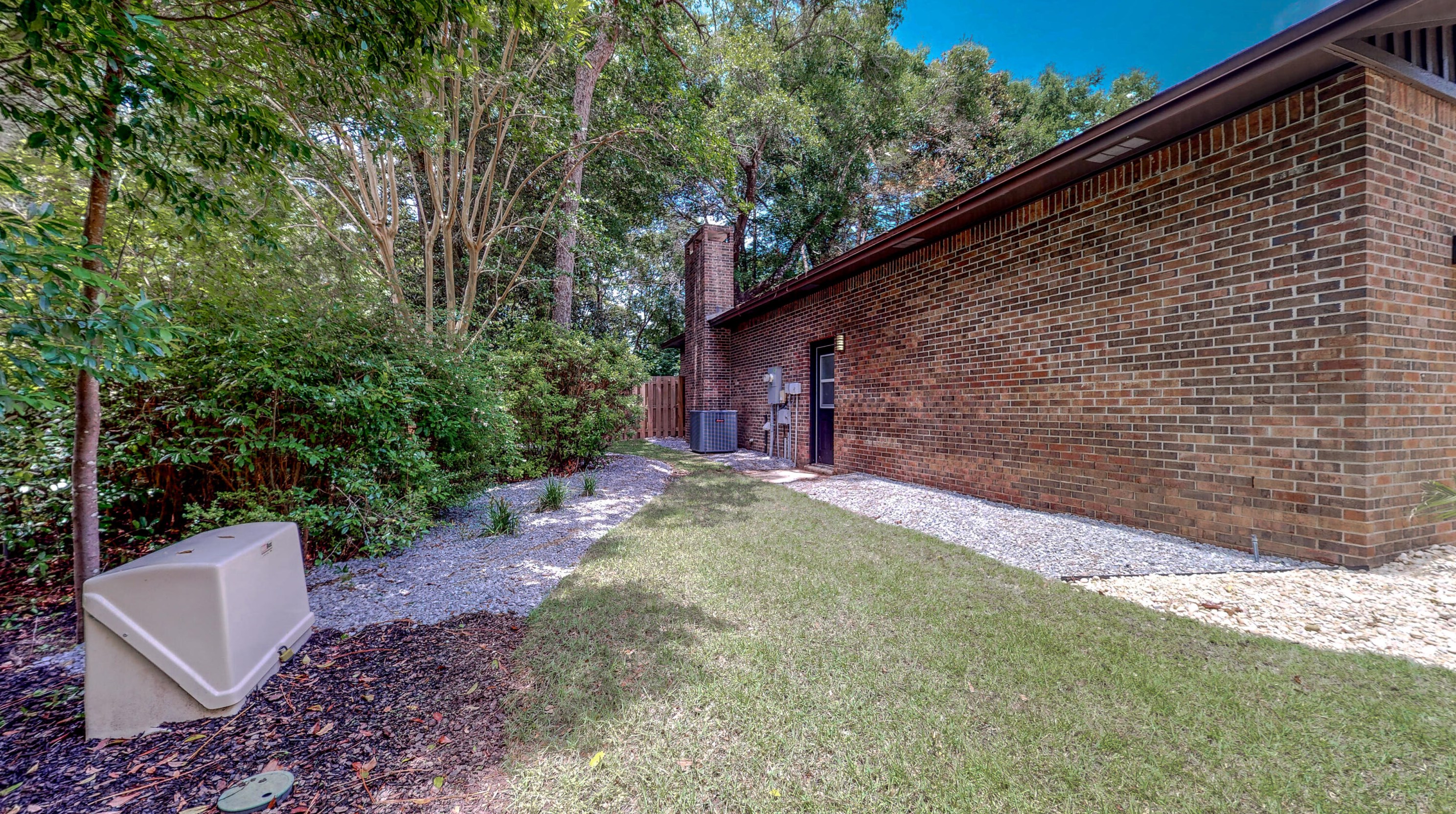 2419 Rocky Shores Dr, Niceville FL  32578-2370 exterior