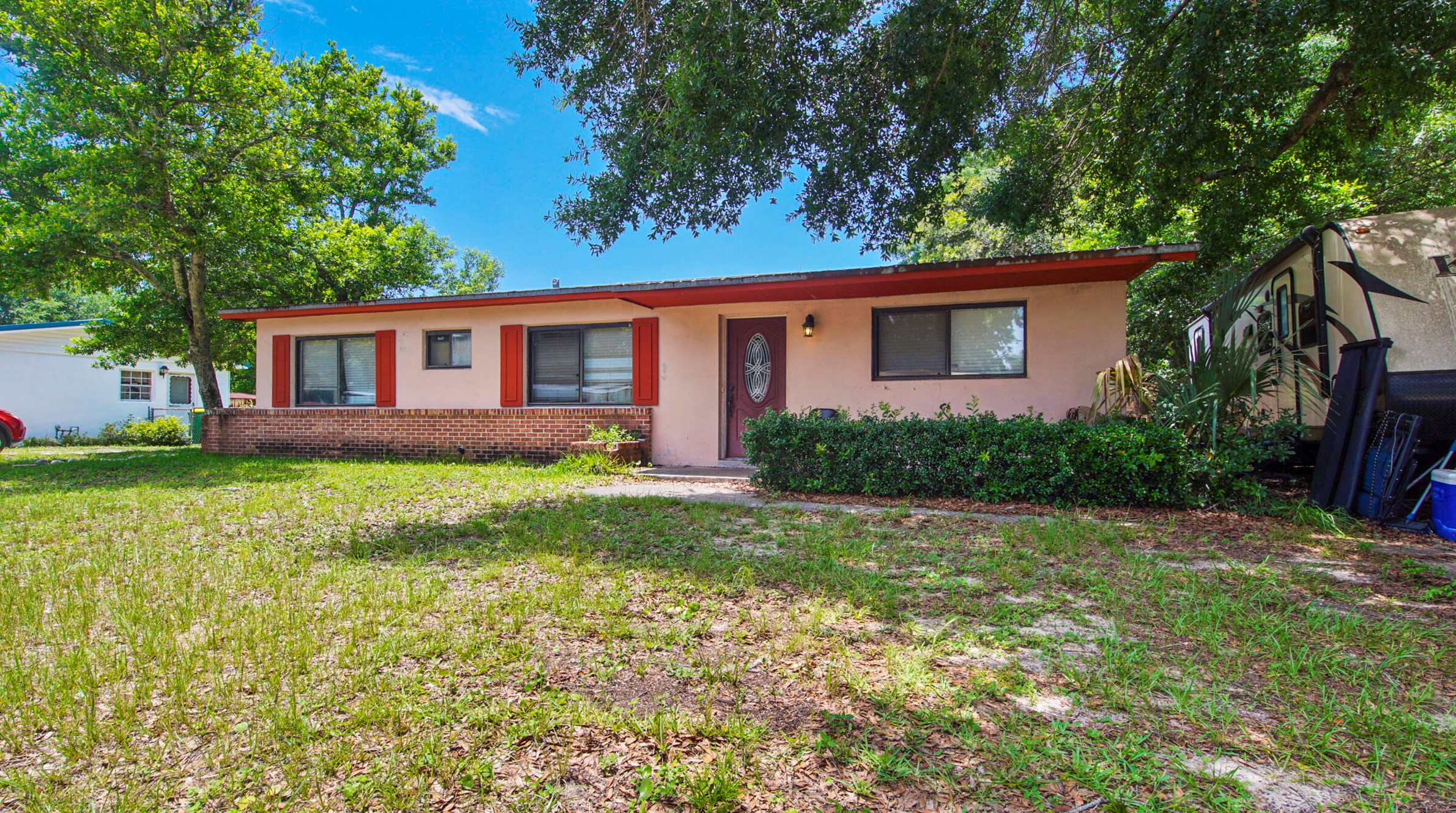 415 Avon Ln, Mary Esther, FL 32569-1710
