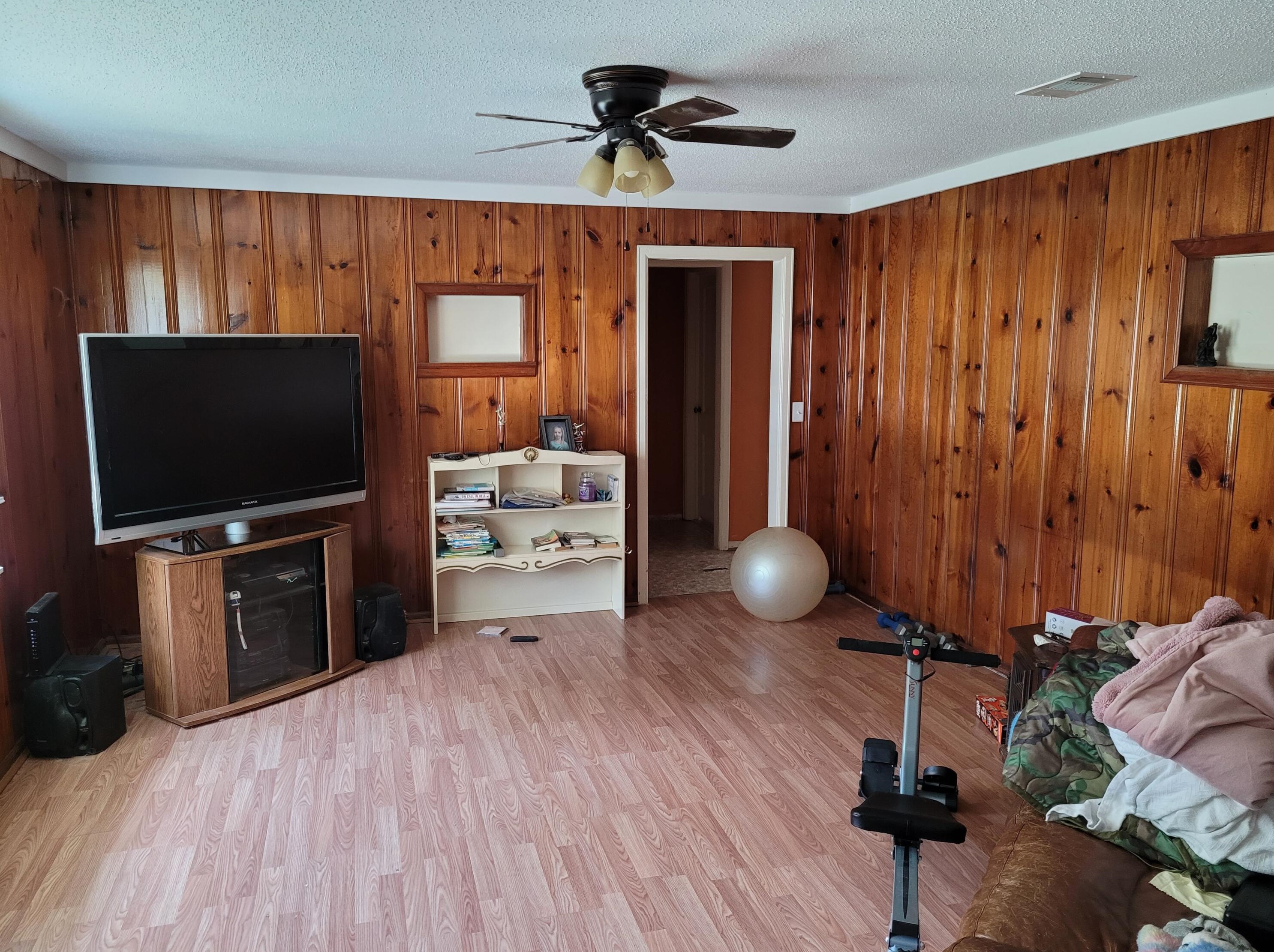 678 Lee Ave, Crestview, FL 32539