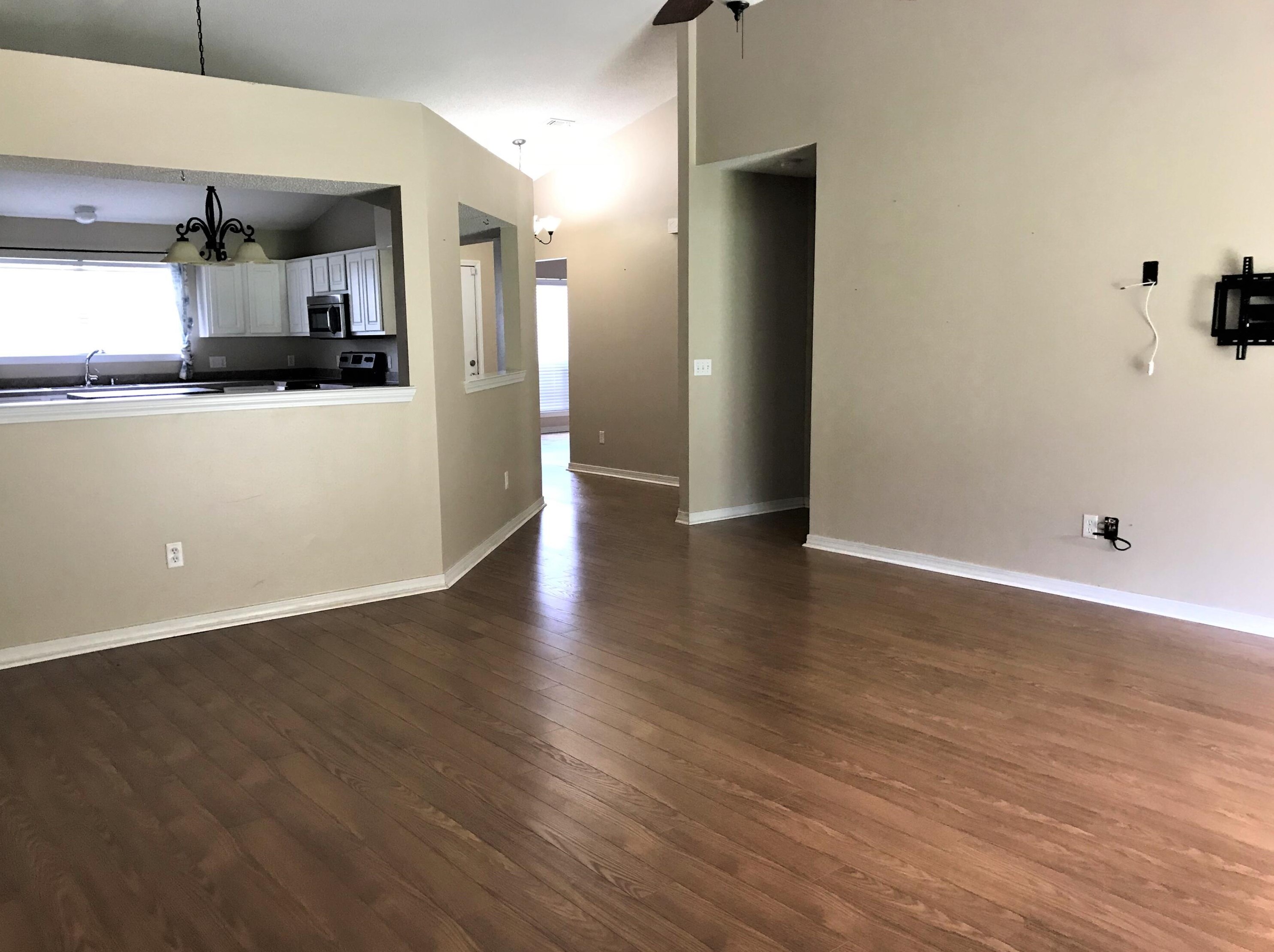335 Egan Dr, Crestview FL  32536-5426 exterior