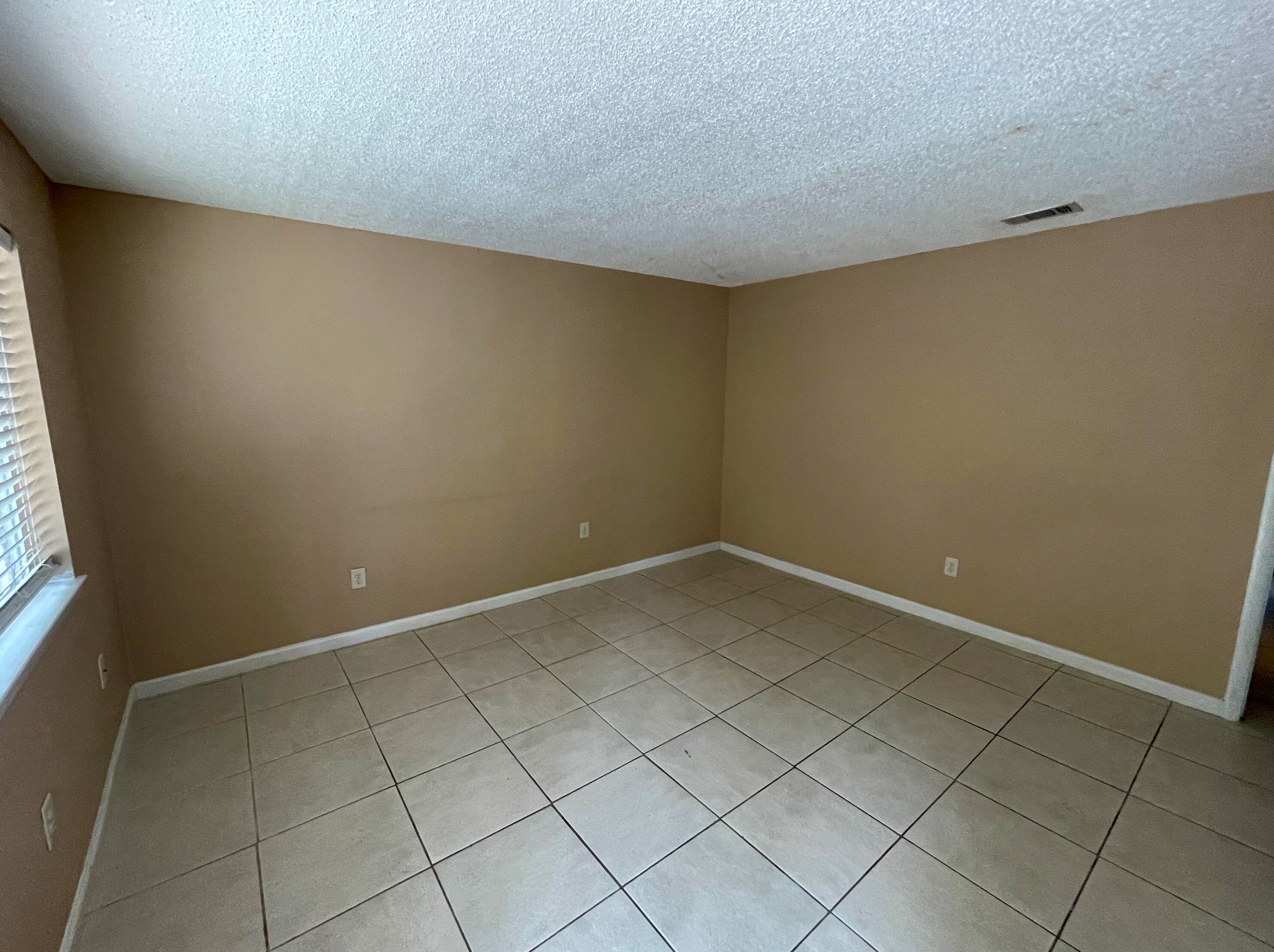 201 College Blvd E #57, Niceville, FL 32578
