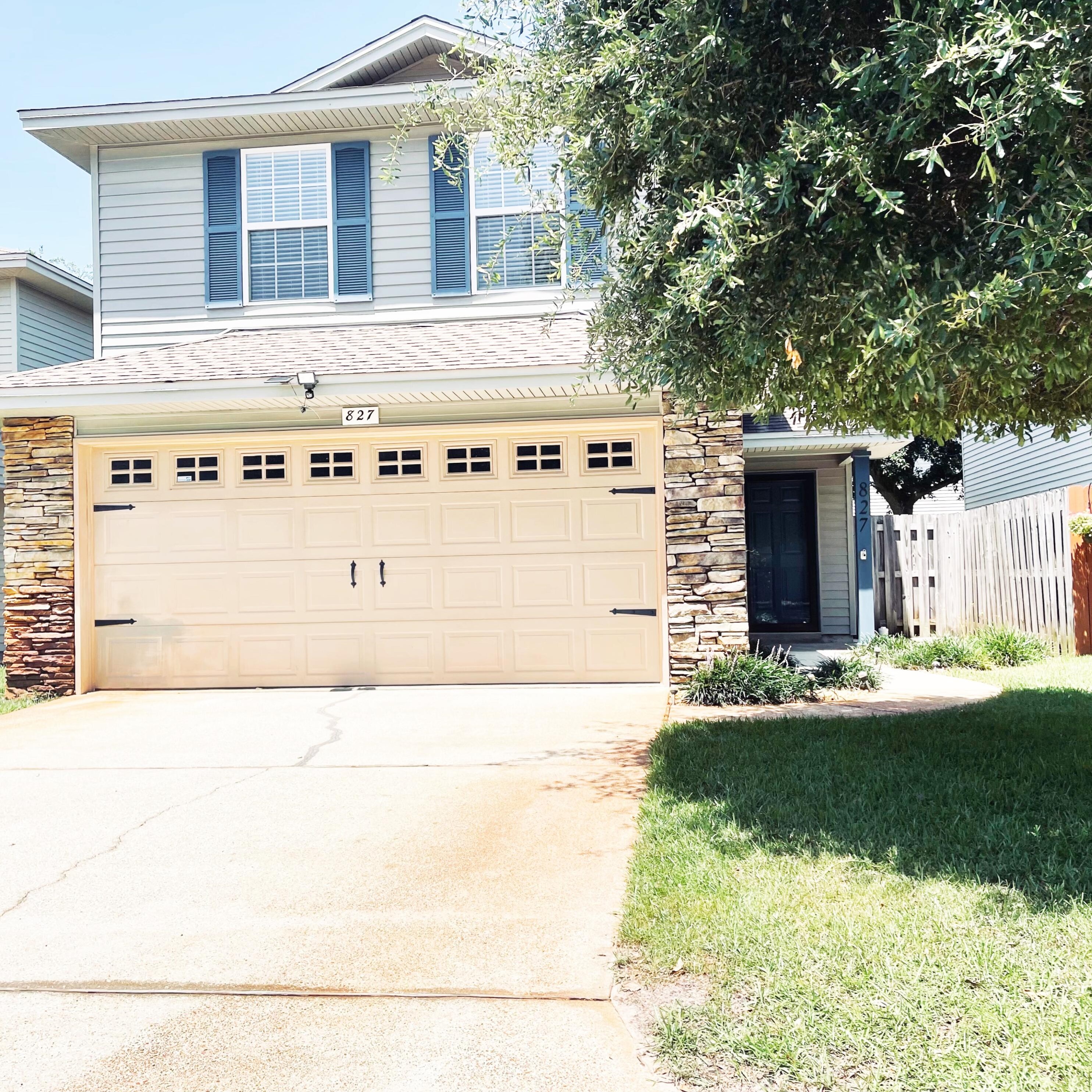 827 Sugar Plum Ln, Shalimar, FL 32579