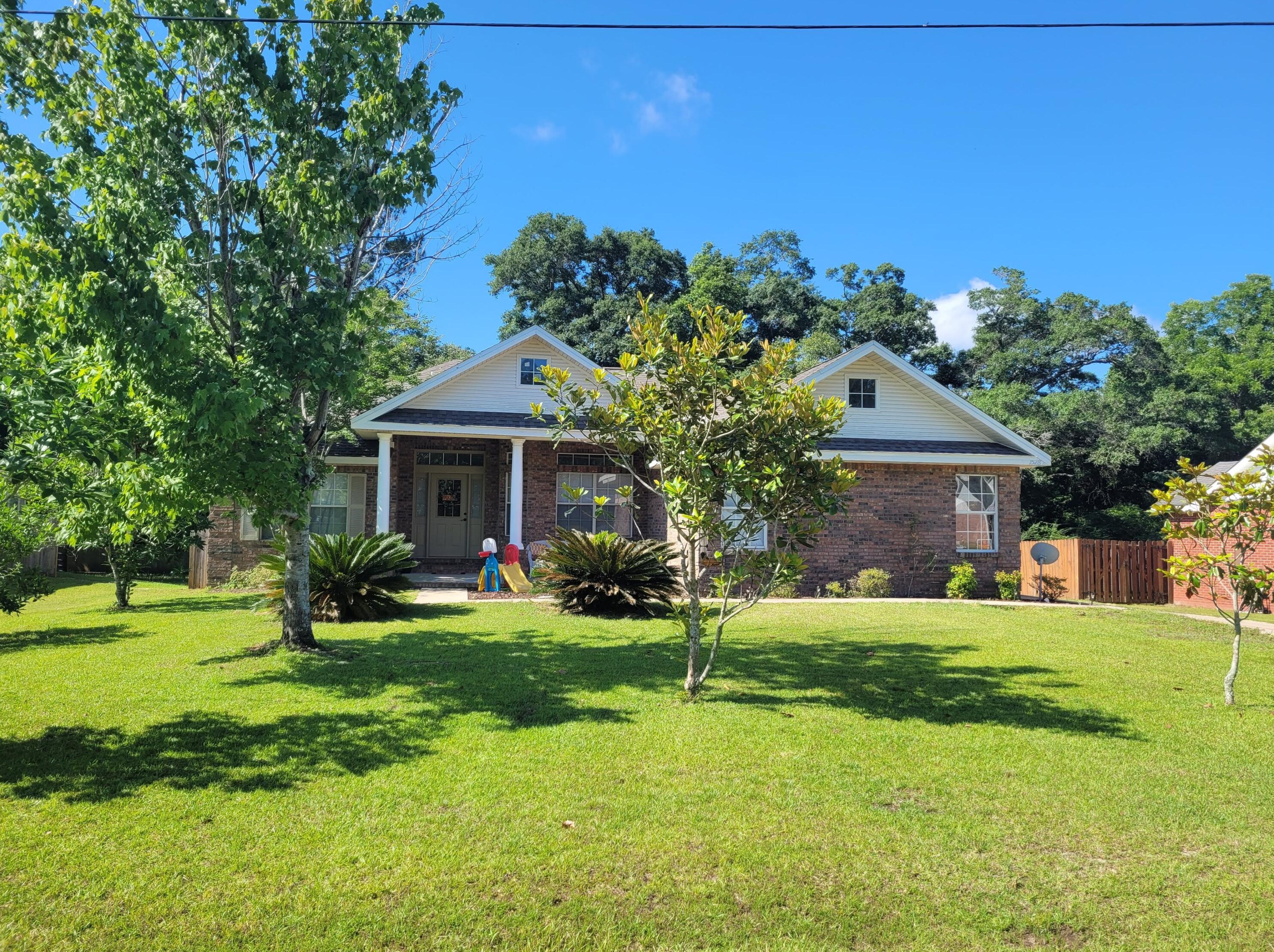 1528 Long Needle Ct, Crestview, FL 32531-9410