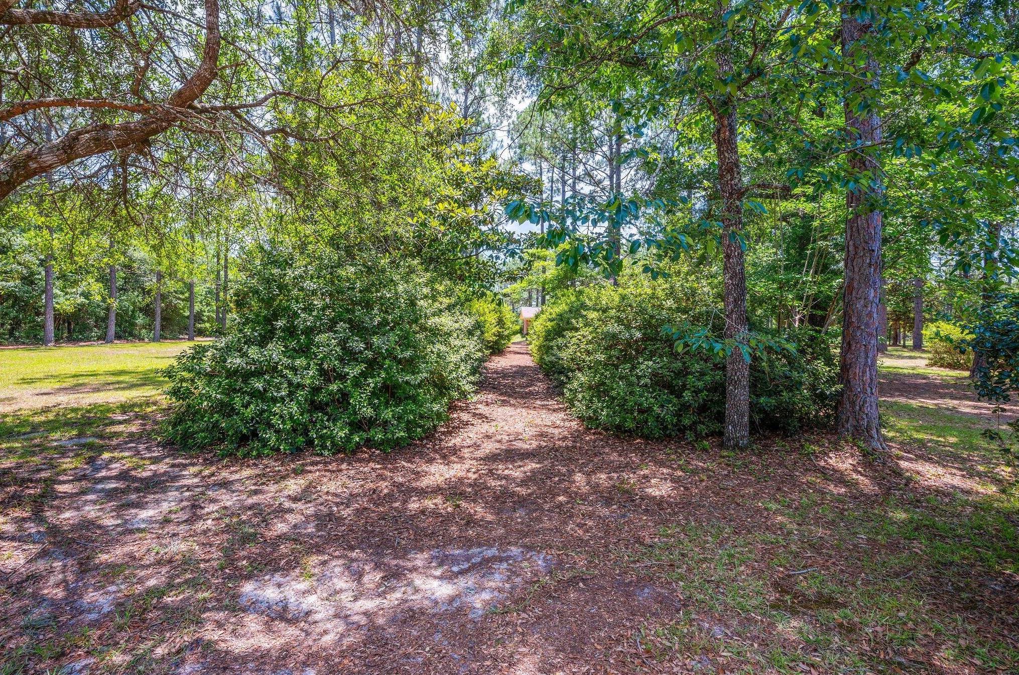 3568 Woodcliff Dr, Crestview, FL 32539-8117