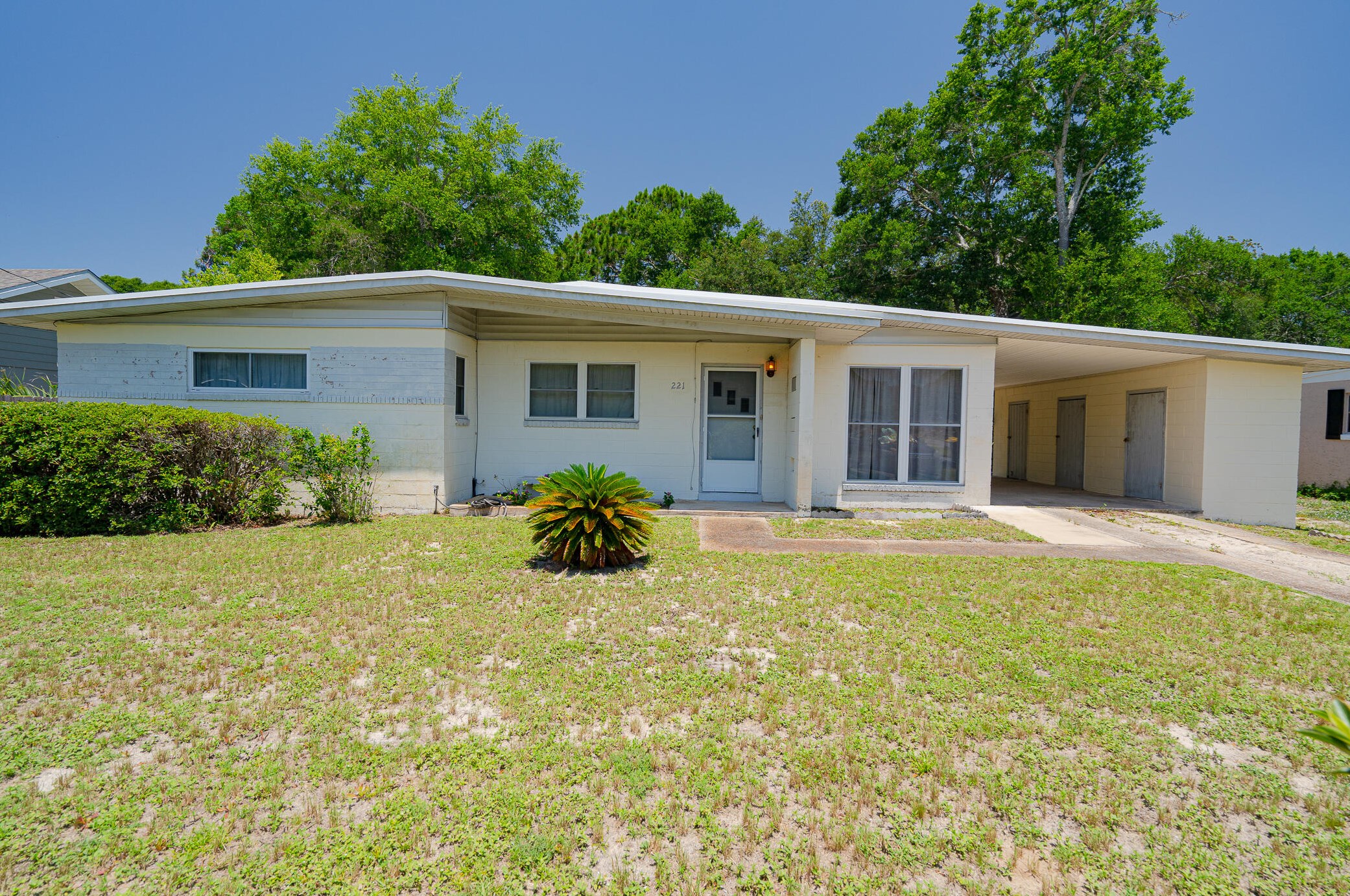 221 California Dr, Fort Walton Beach, FL 32548-5048