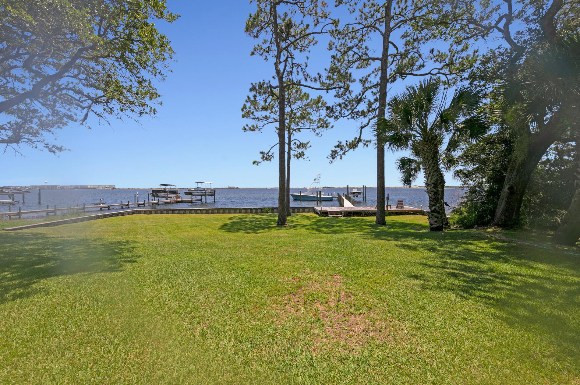 777 E Miracle Strip Parkway E, Mary Esther, FL 32569