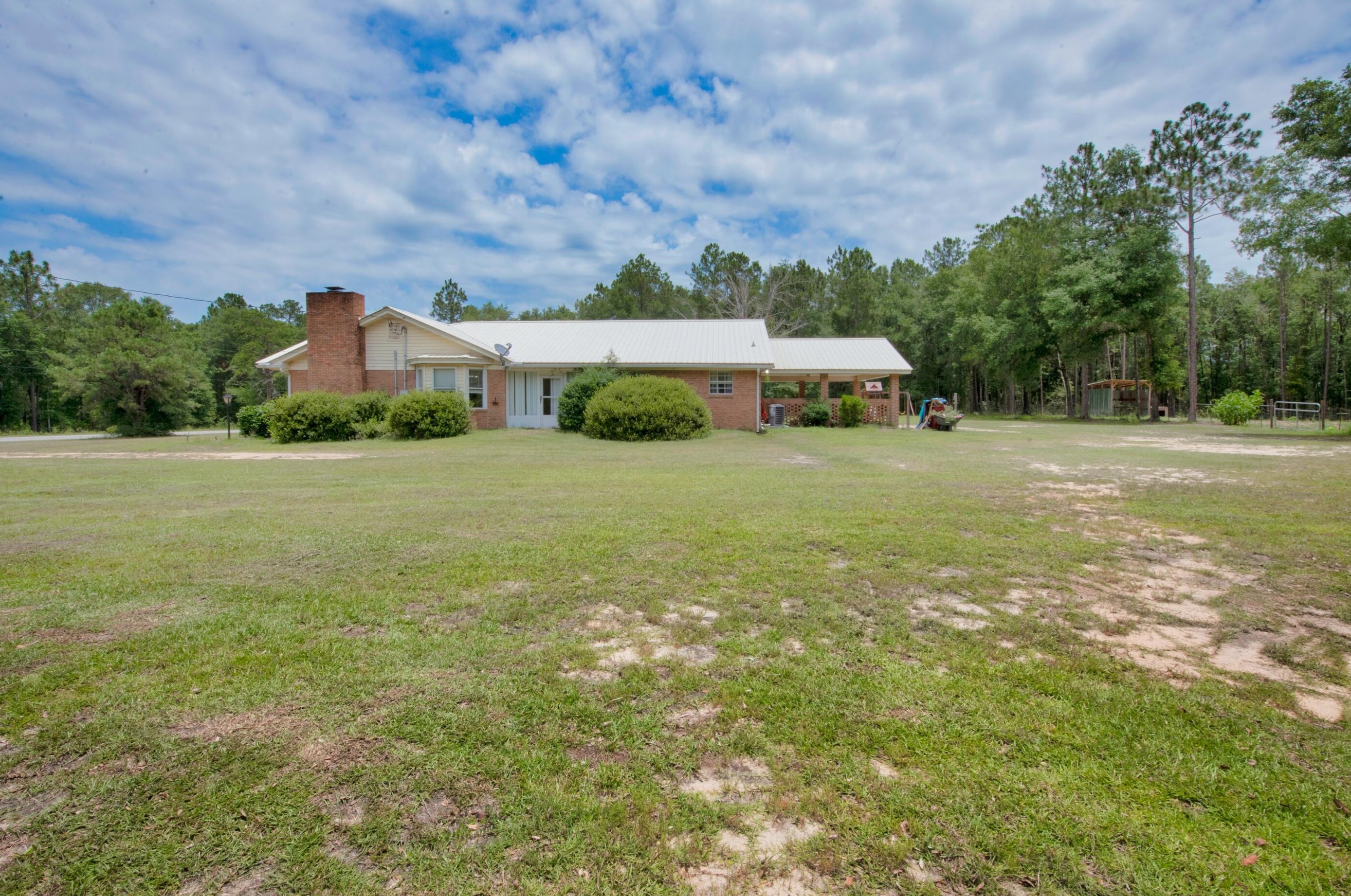 5261 Keyser Mill Rd, Crestview, FL 32531