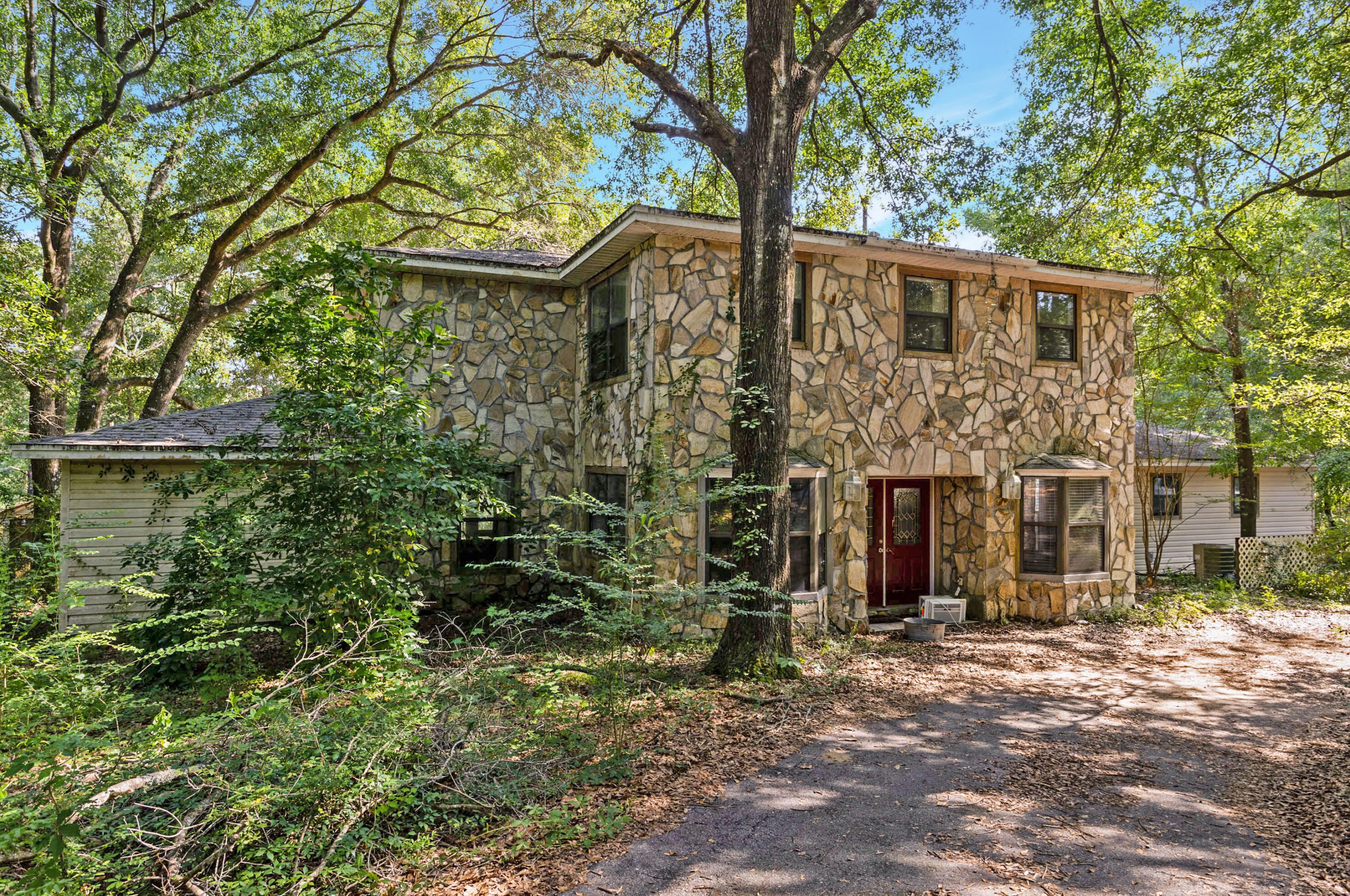 120 Thurston Pl, Crestview, FL 32536