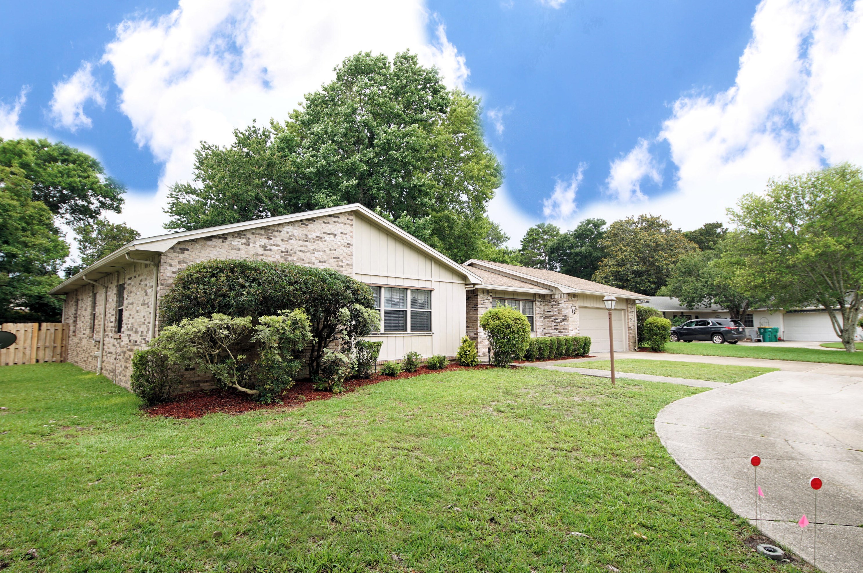 12 Lake Lorraine Cir, Shalimar, FL 32579