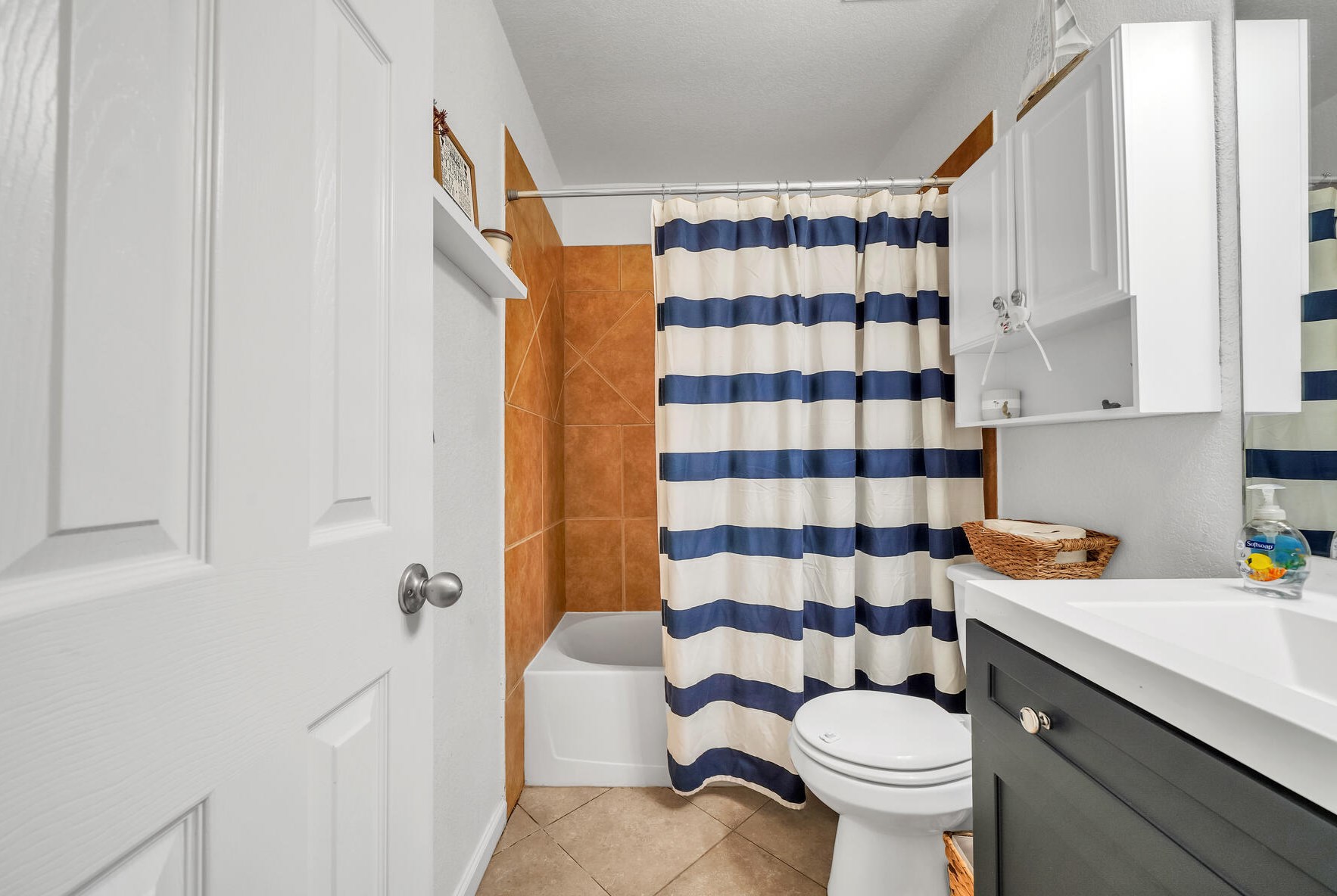 1020 Quail Holw Dr, Mary Esther FL  32569-3406 exterior