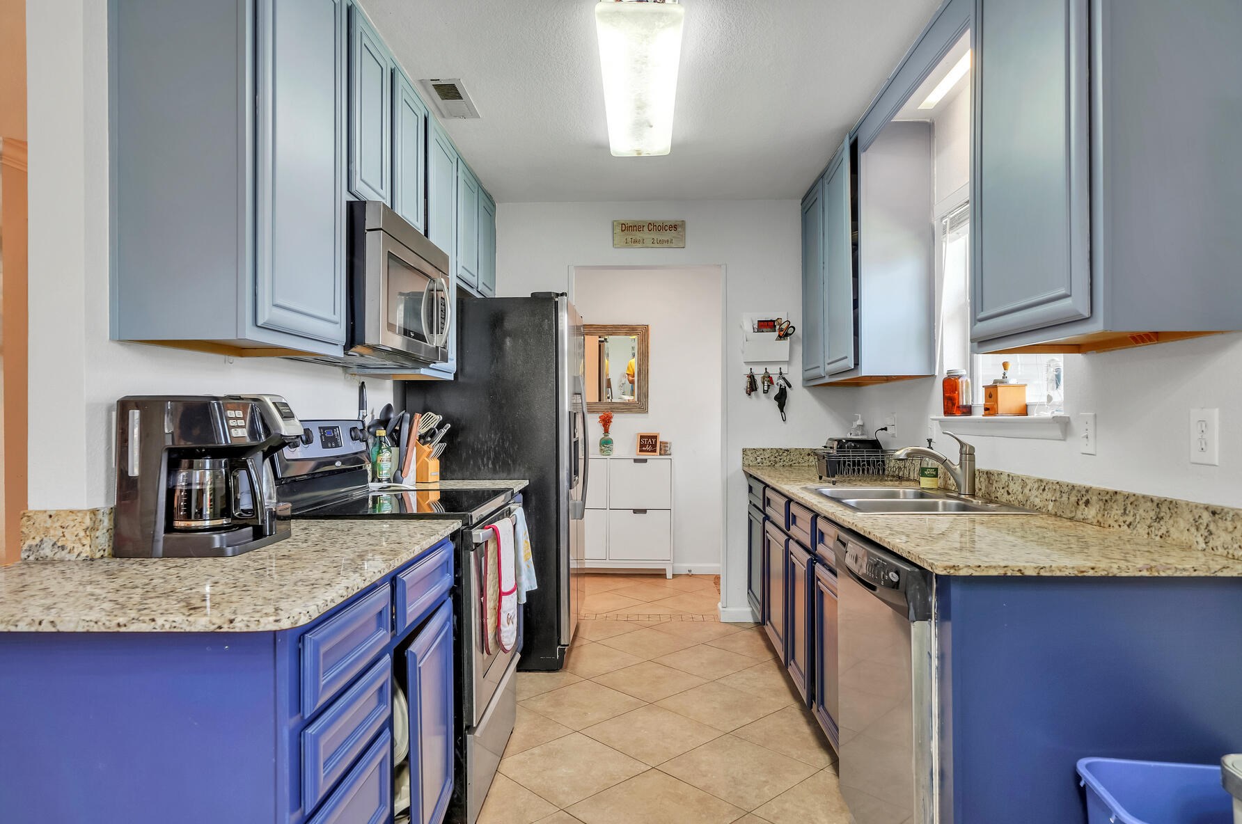 1020 Quail Holw Dr, Mary Esther FL  32569-3406 exterior