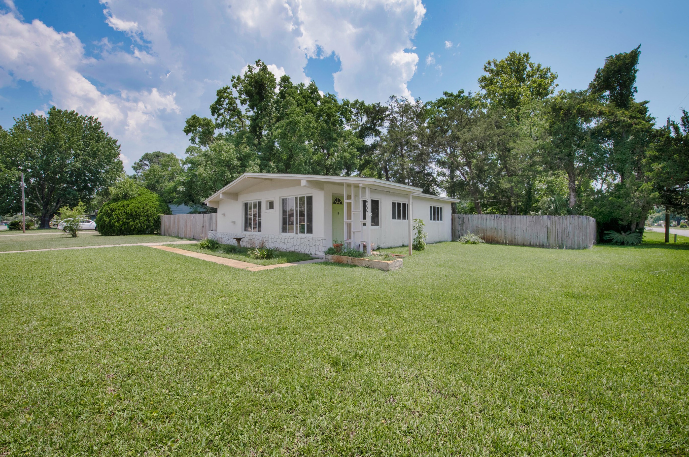 600 Shrewsbury Rd, Mary Esther, FL 32569-1740