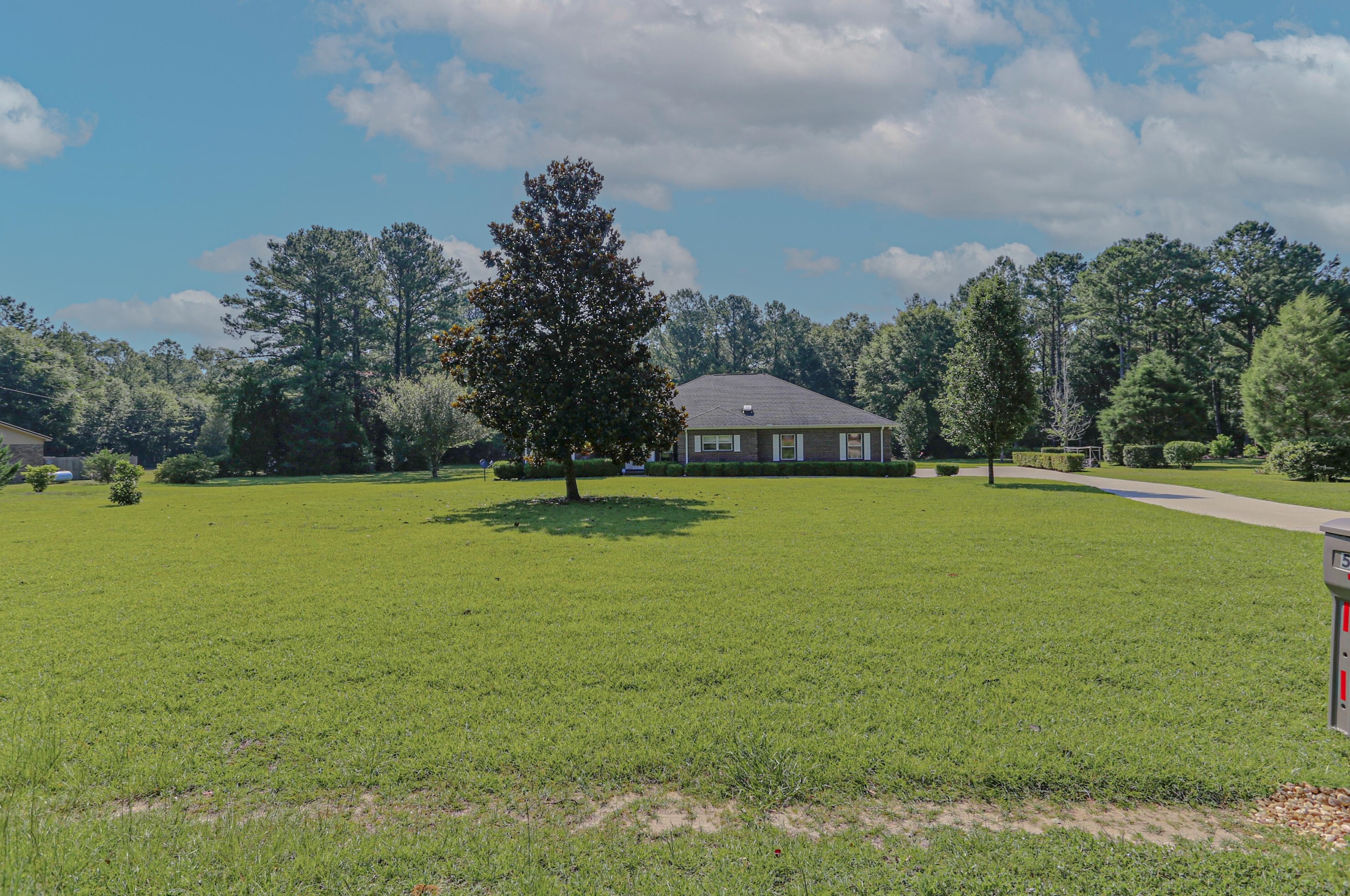 5467 Old River Rd, Crestview, FL 32531
