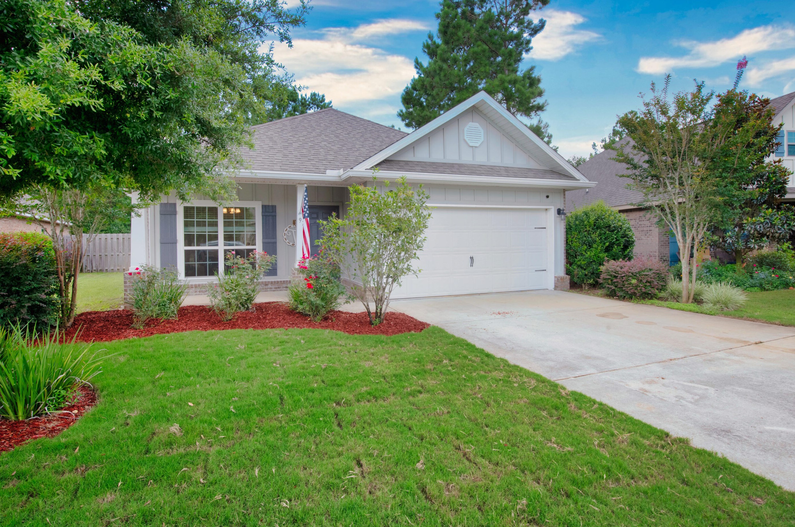 97 Dickens Dr, Freeport, FL 32439
