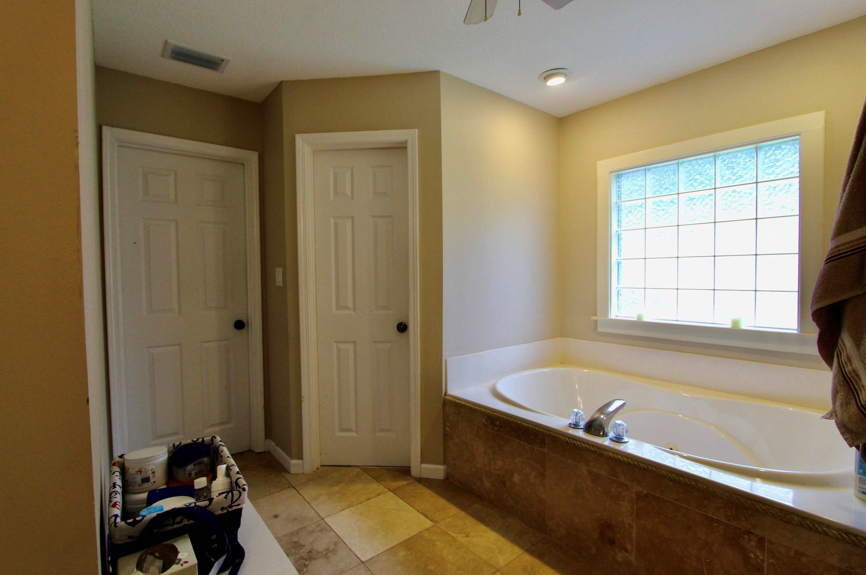 214 Country Club Dr, Crestview FL  32536-8426 exterior