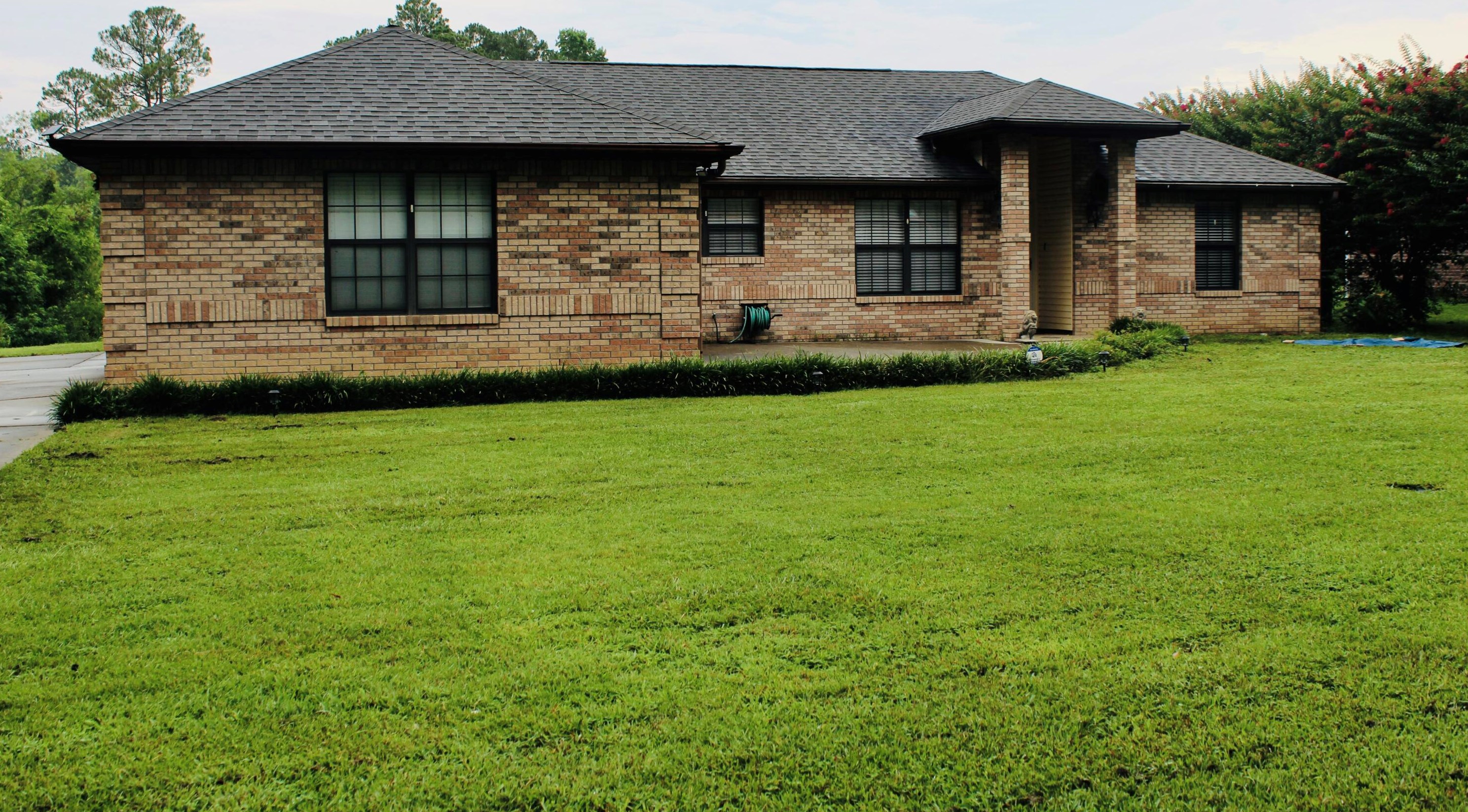 214 Country Club Dr, Crestview FL  32536-8426 exterior