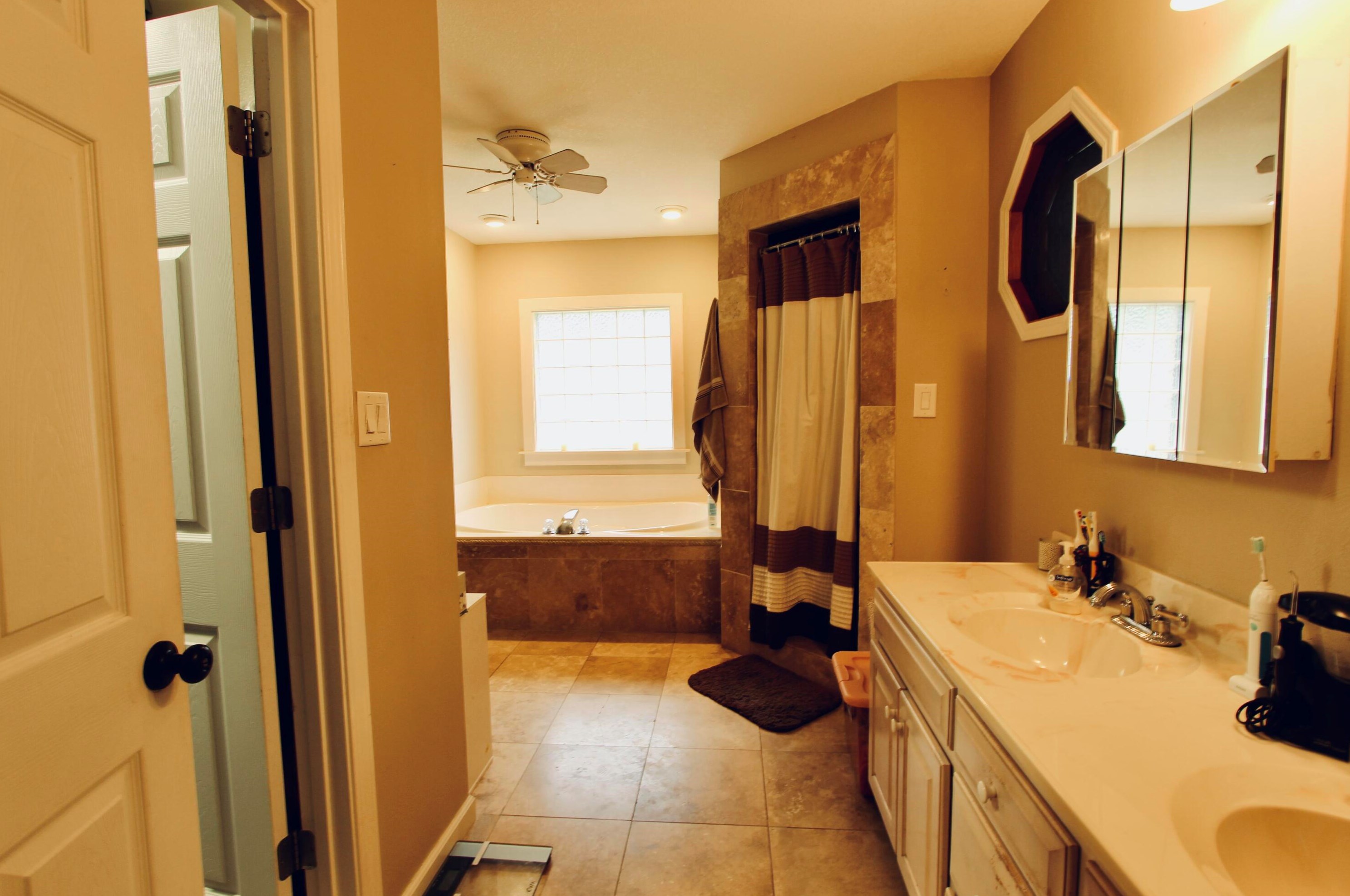 214 Country Club Dr, Crestview FL  32536-8426 exterior