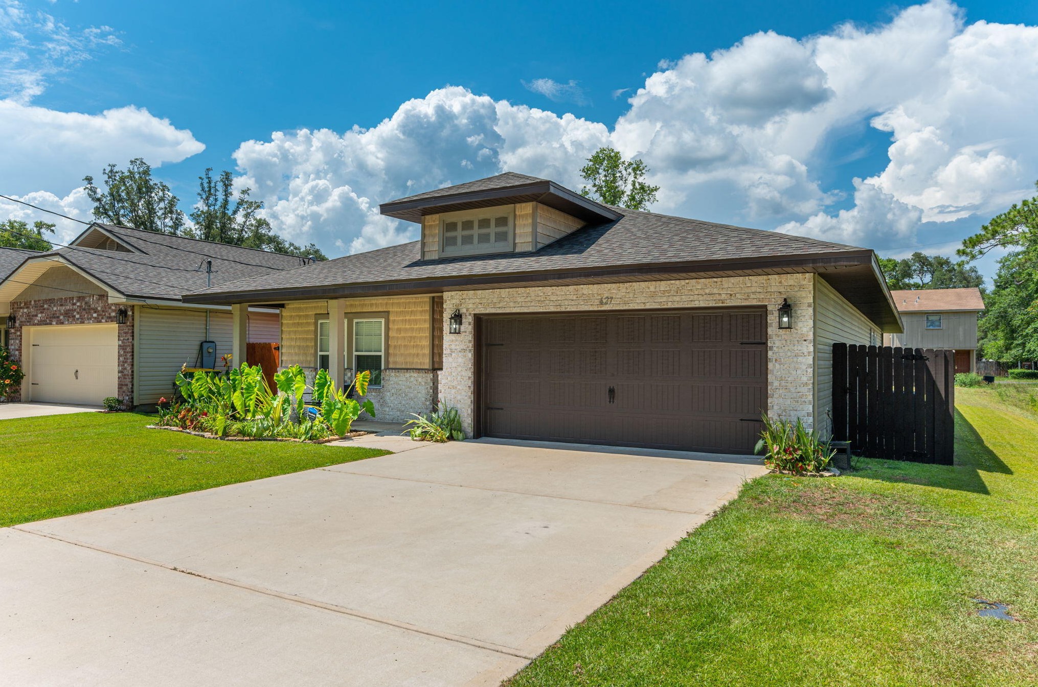 627 Lee St, Fort Walton Beach, FL 32547-1211