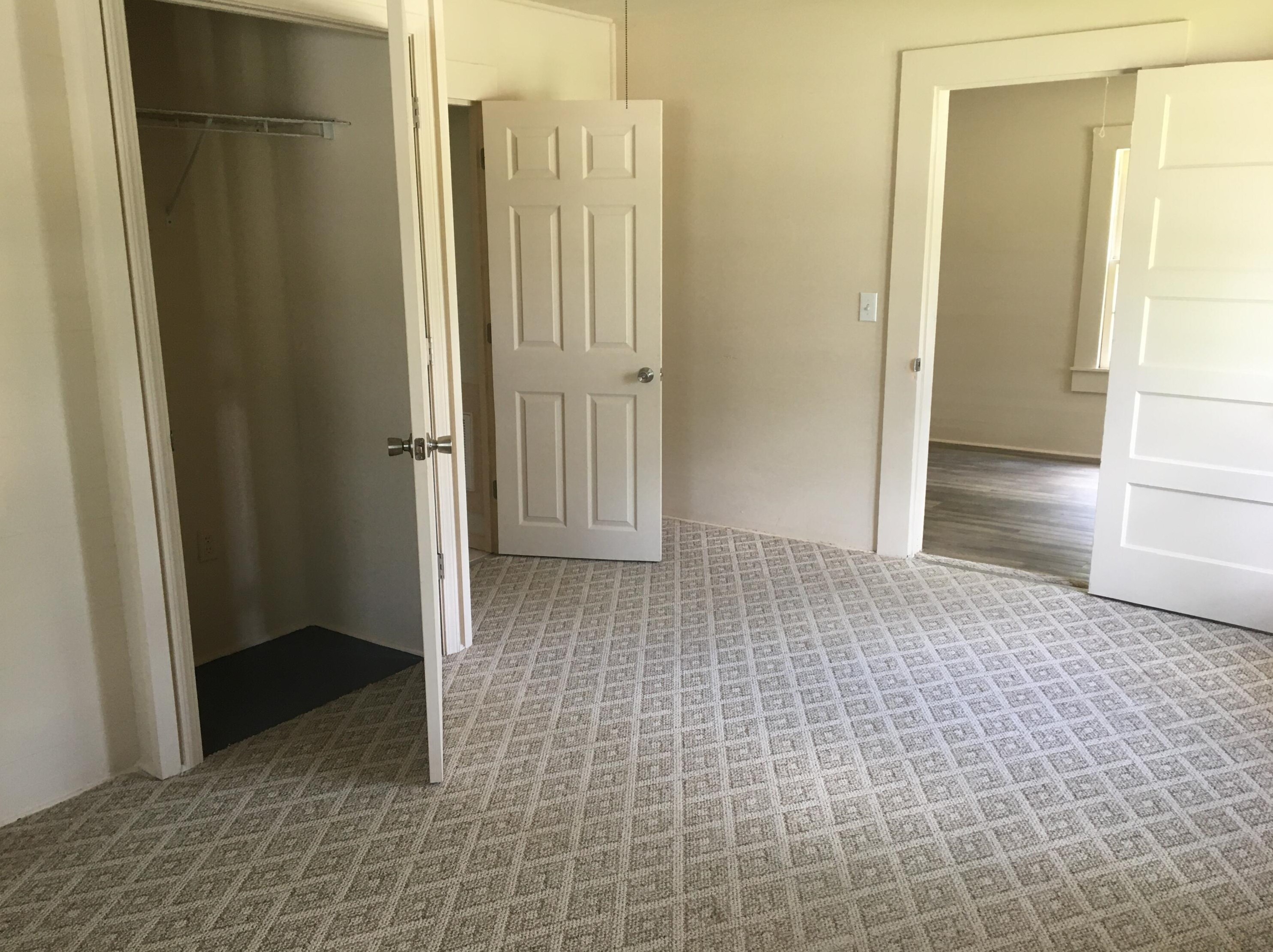 211 E Griffith Ave, Crestview, FL 32536
