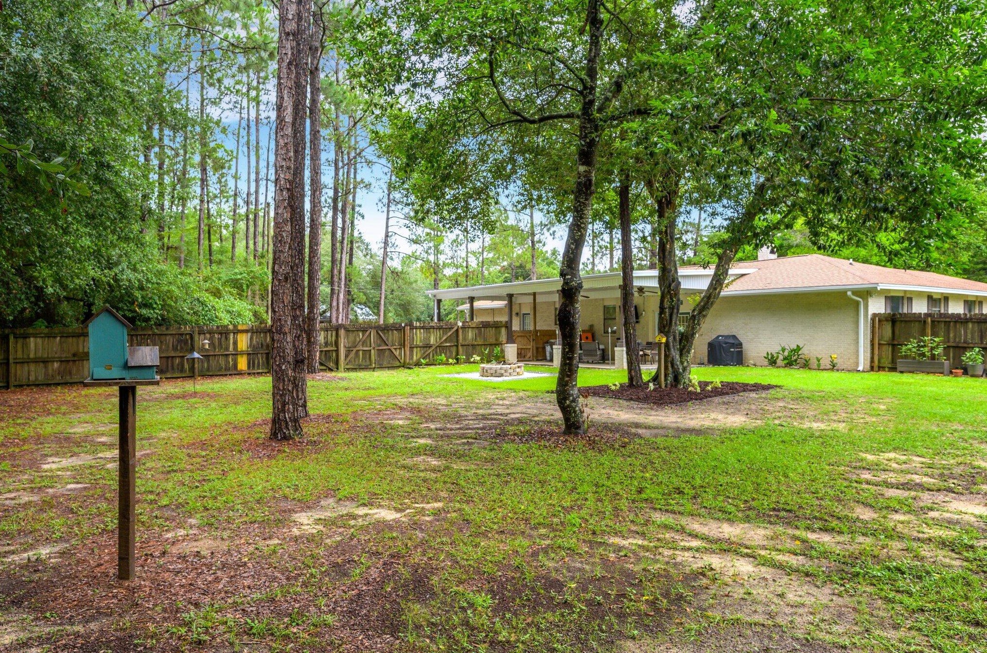 1202 Grandview Dr, Crestview FL  32539-8530 exterior