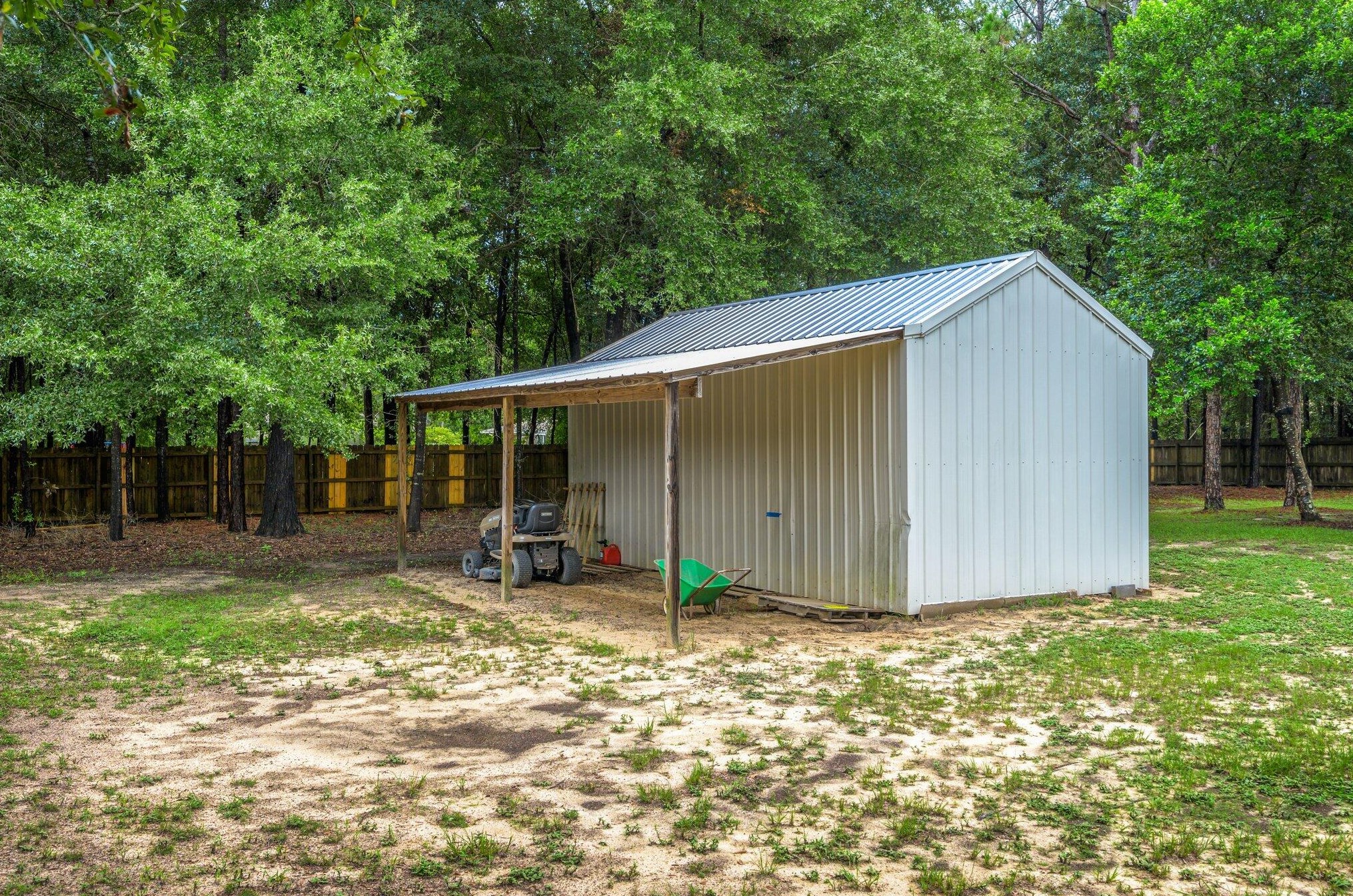 1202 Grandview Dr, Crestview FL  32539-8530 exterior