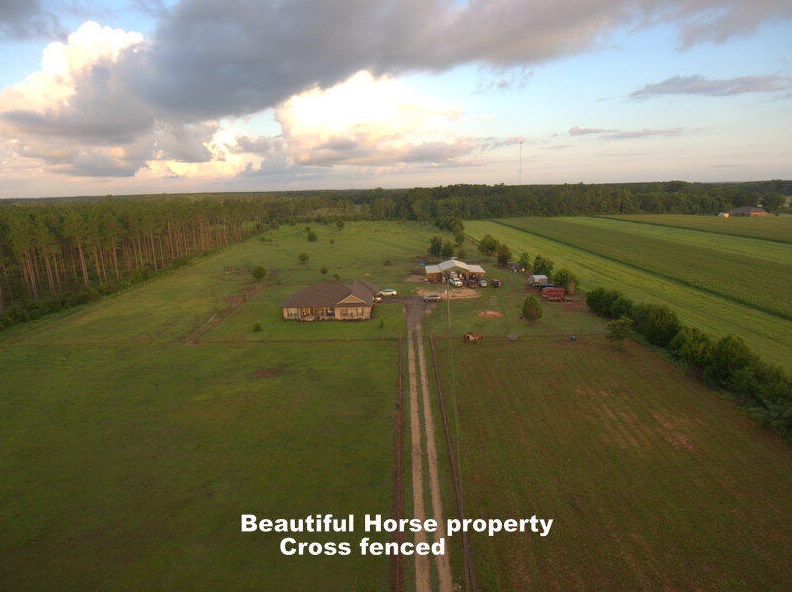 5856 Bush Rd, Crestview, FL 32531-8714