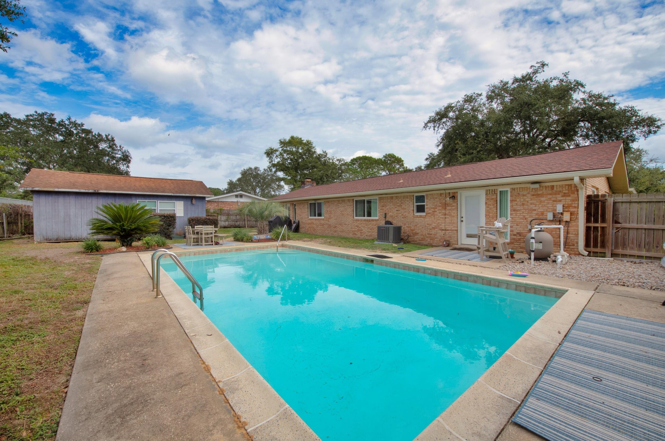 15 Cambridge Ave, Fort Walton Beach, FL 32547-1725
