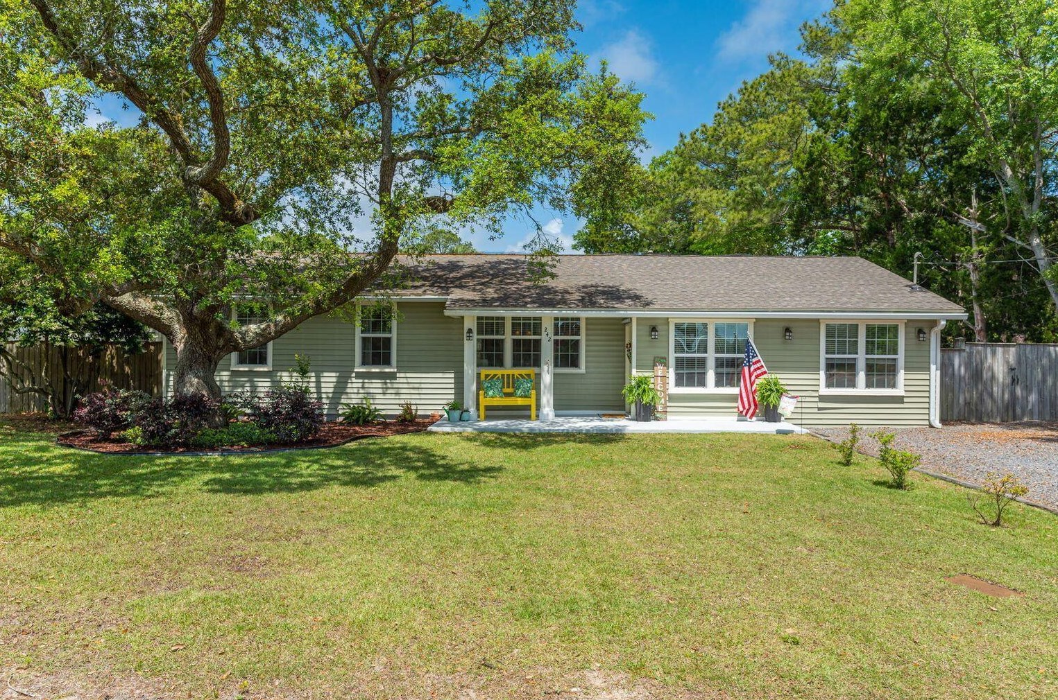 242 Beachview Dr Ne, Fort Walton Beach, FL 32547