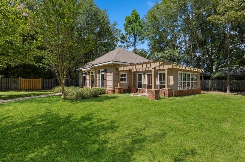 1457 Mill Creek Dr, Crestview FL  32531-8479 exterior