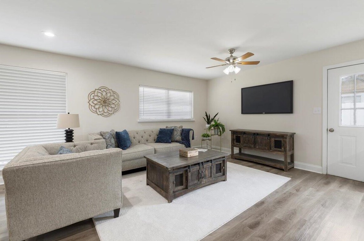 17 Mary Esther Dr, Mary Esther FL  32569-1831 exterior