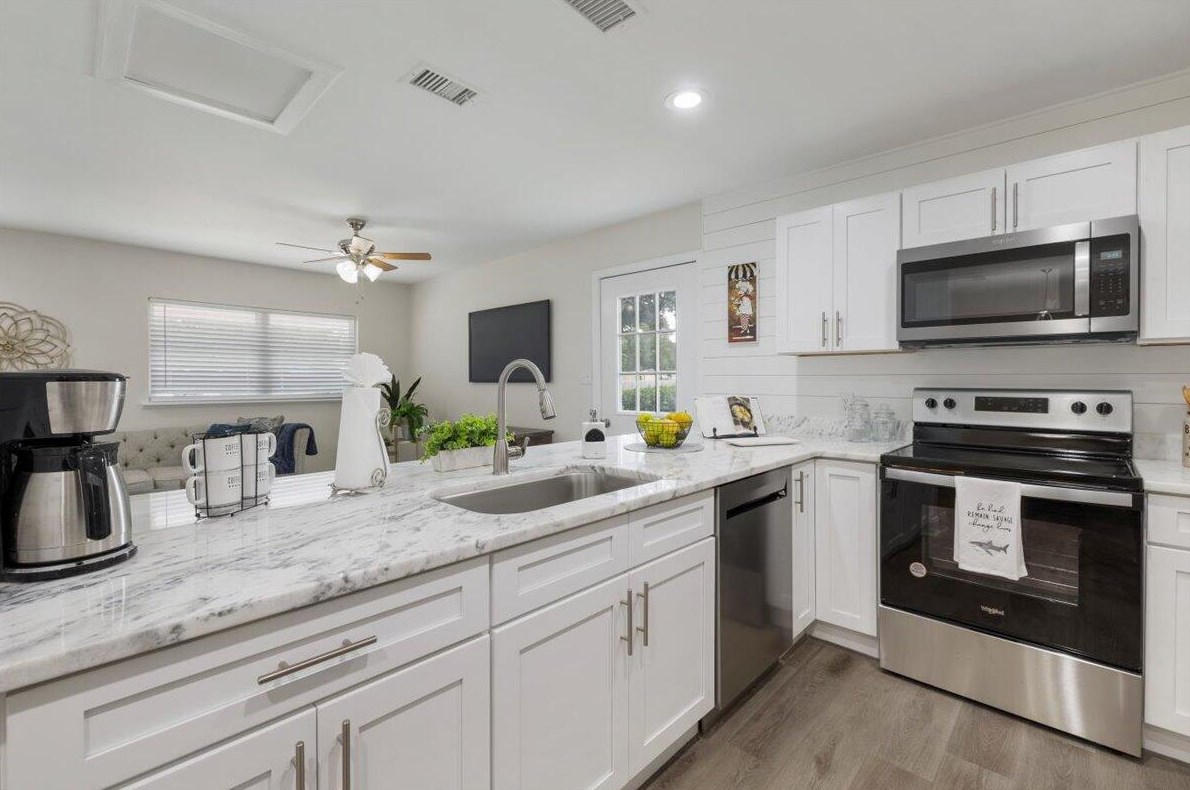 17 Mary Esther Dr, Mary Esther FL  32569-1831 exterior