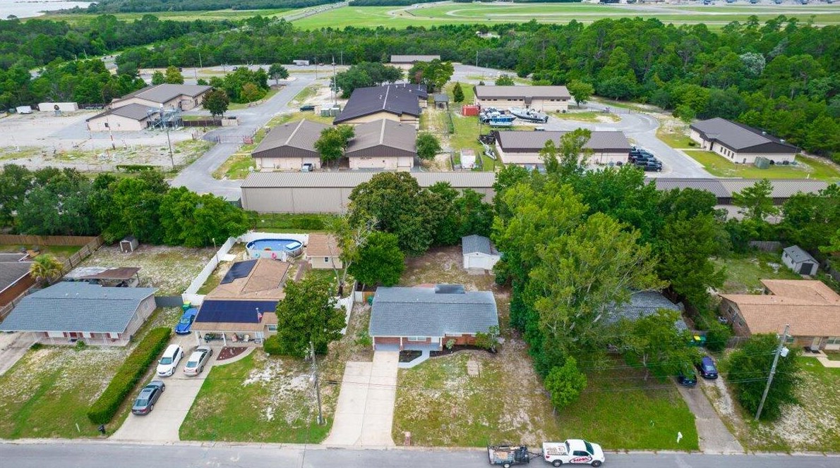 17 Mary Esther Dr, Mary Esther FL  32569-1831 exterior