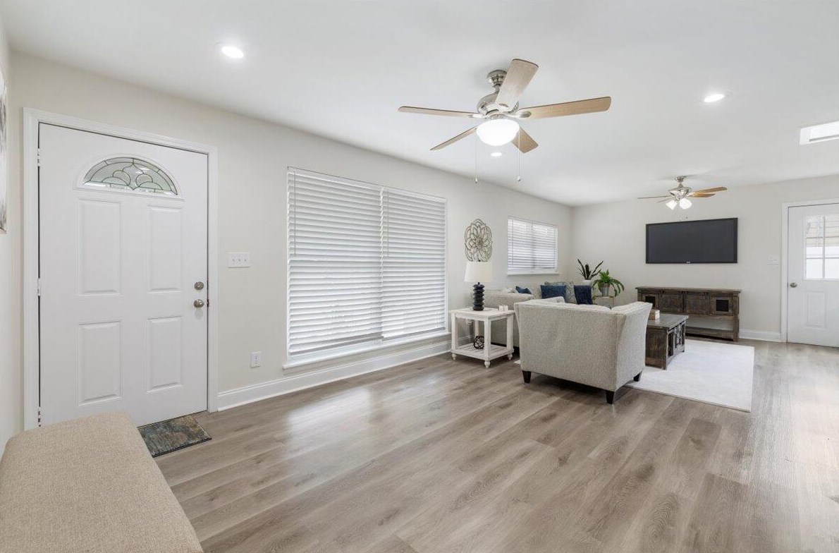 17 Mary Esther Dr, Mary Esther FL  32569-1831 exterior