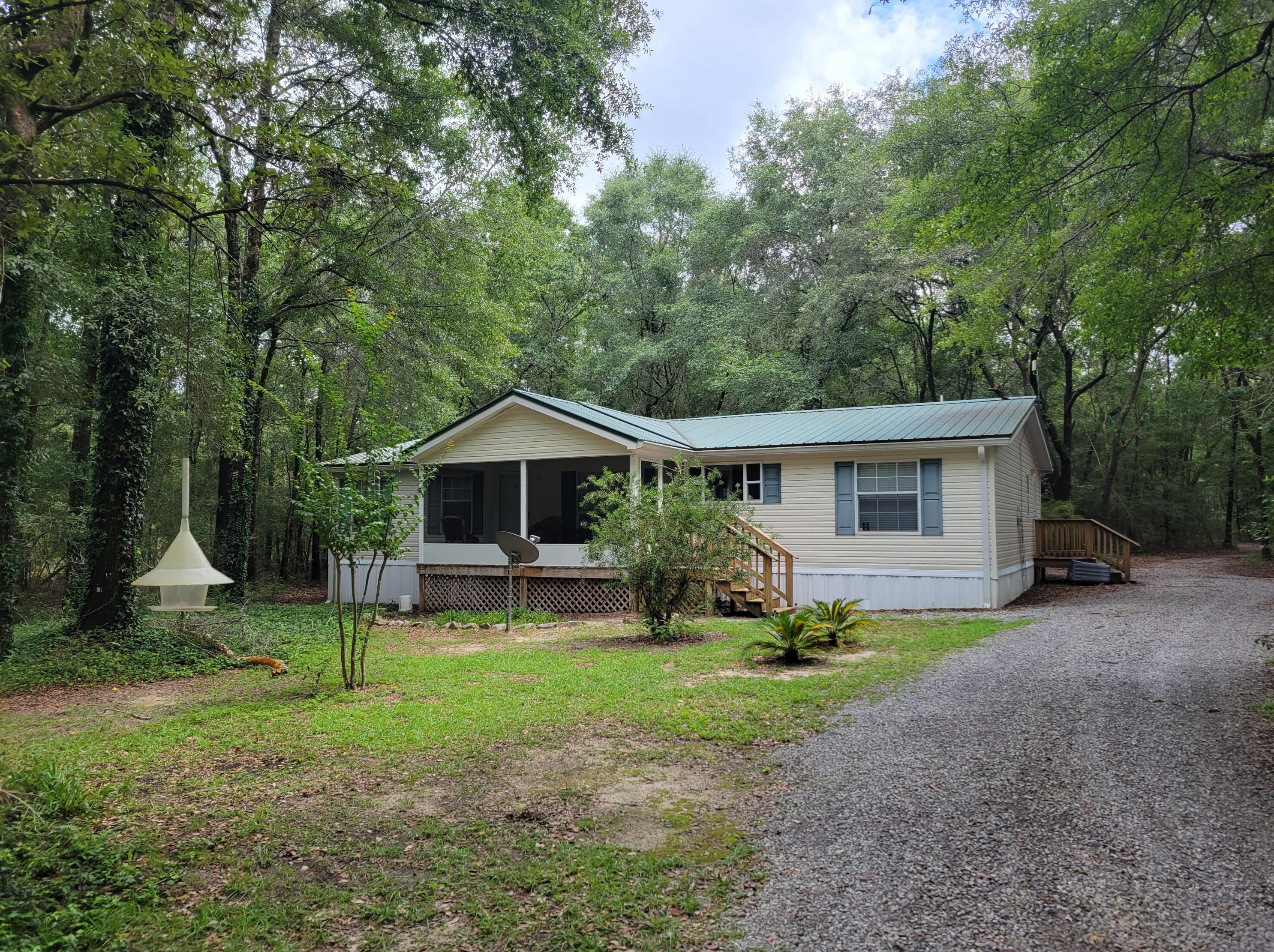 260 W Wilderness Trace W, Defuniak Springs, FL 32433